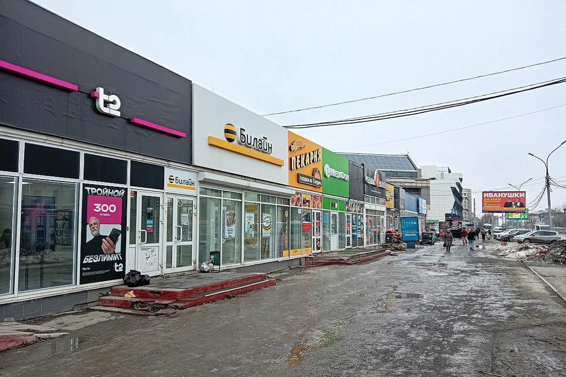 Сносить торговые павильоны начали у метро «Площадь Маркса» в Новосибирске