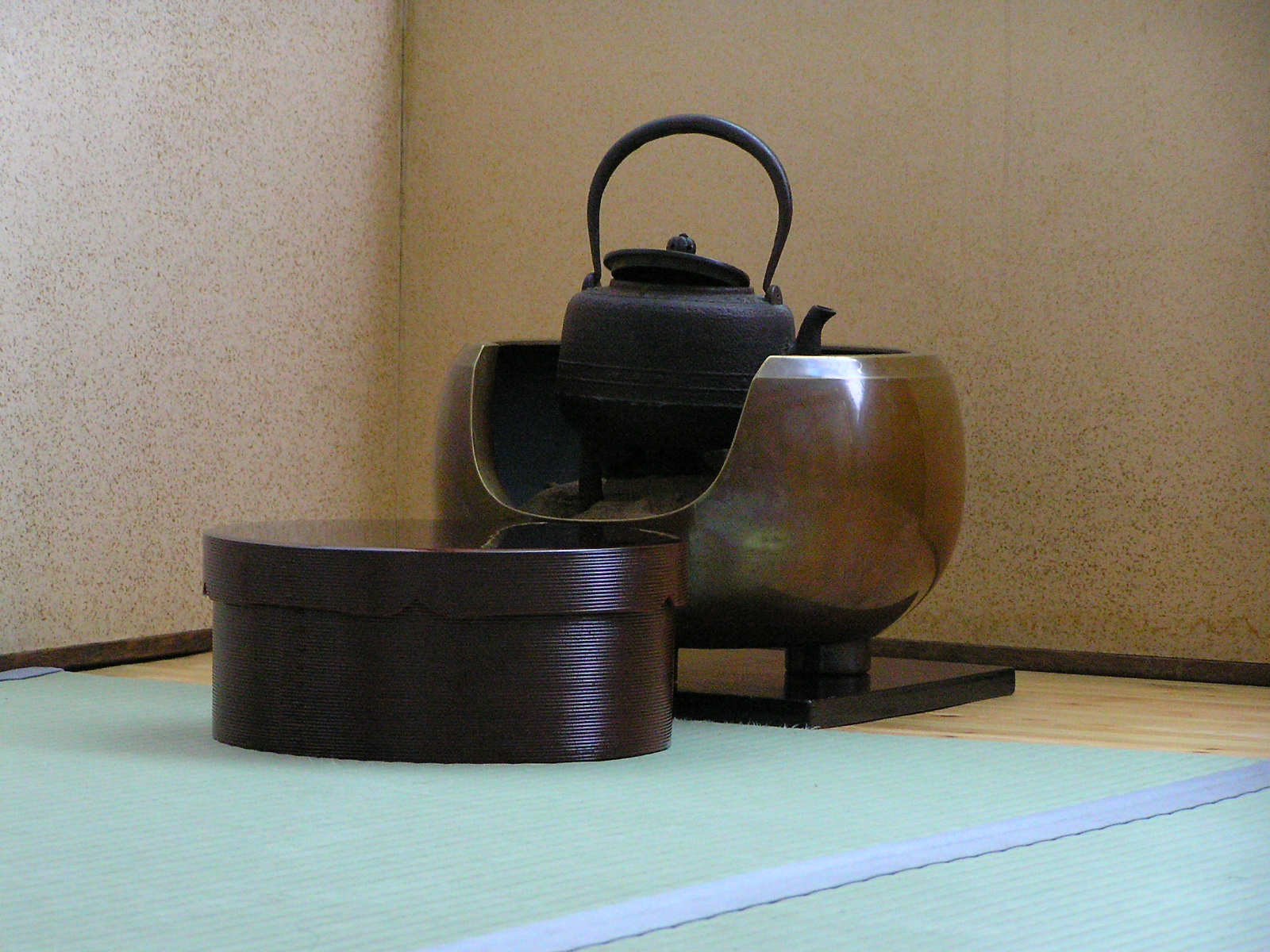 Запрещённый чай из лотоса перехватили на таможне в Новосибирске