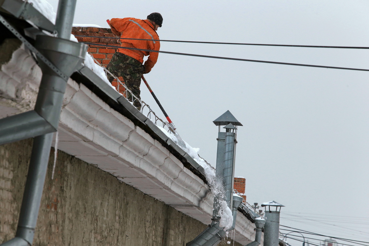 Почти миллион готова заплатить за сброс снега психиатрическая больница