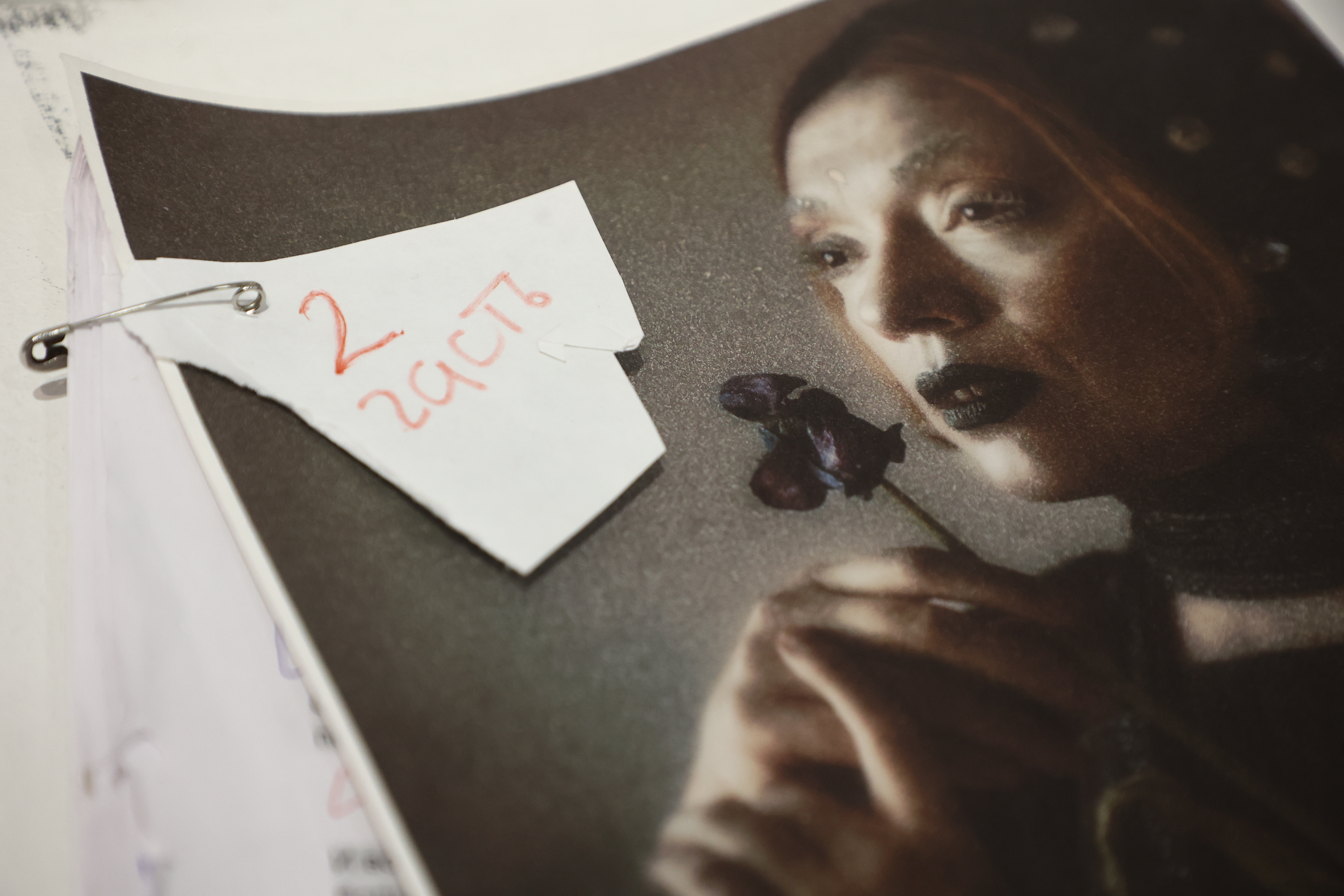 Уникальную фотовыставку о сказочной девице открыли в Новосибирске