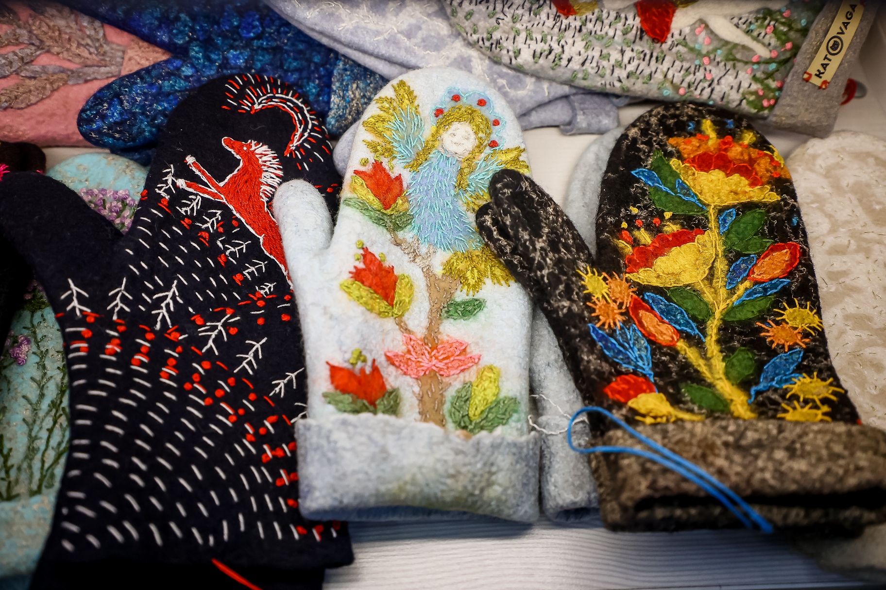 День варежки: как сибирские мастерицы превращают этот аксессуар в искусство