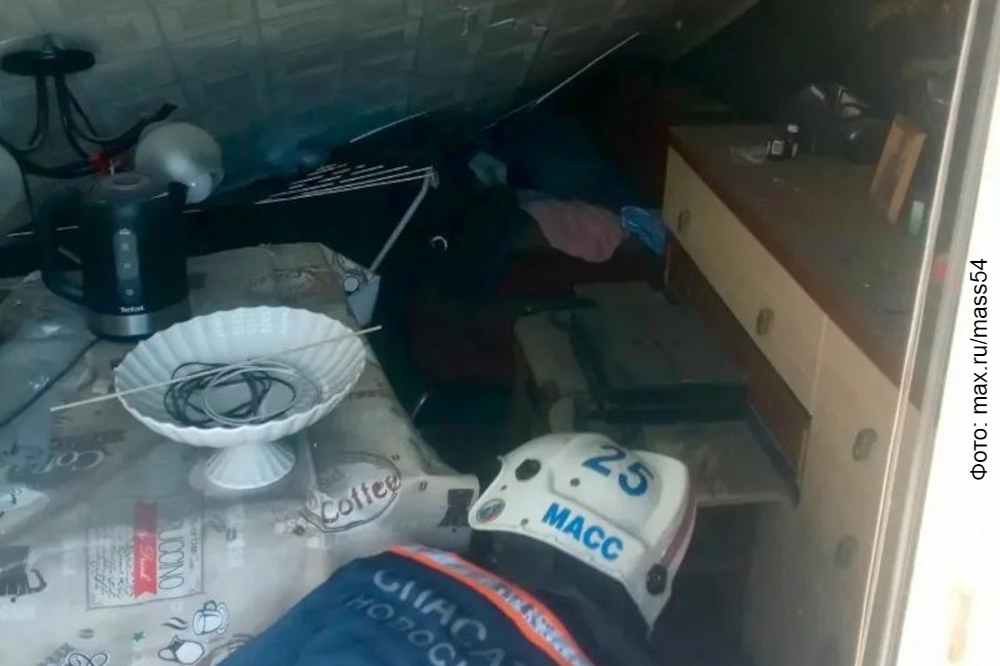 Потолок обрушился в доме на улице Кавалерийской в Новосибирске