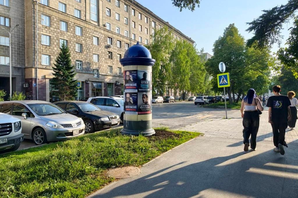 Ретротумбы для афиш начали обновлять в центре Новосибирска