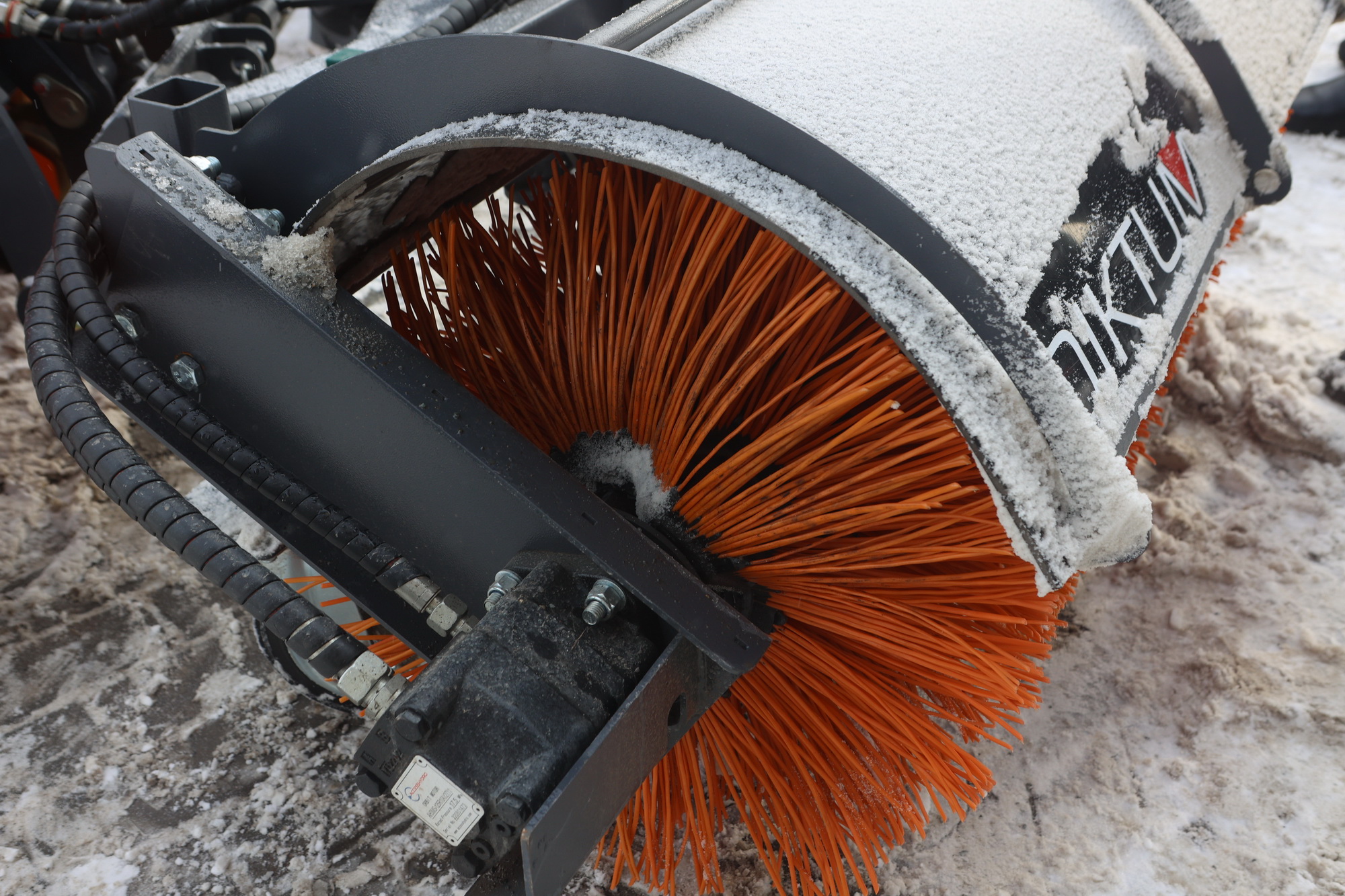 Замену реагентов на соль при расчистке улиц оценили в мэрии Новосибирска