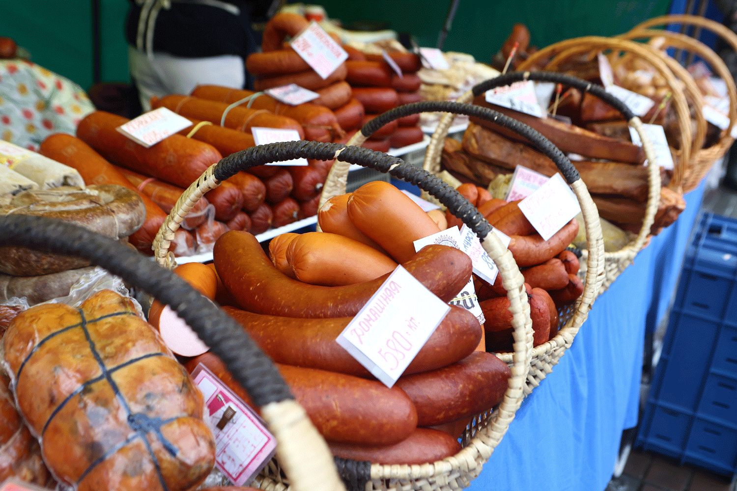 Четыре предновогодние уличные ярмарки развернут в Новосибирске