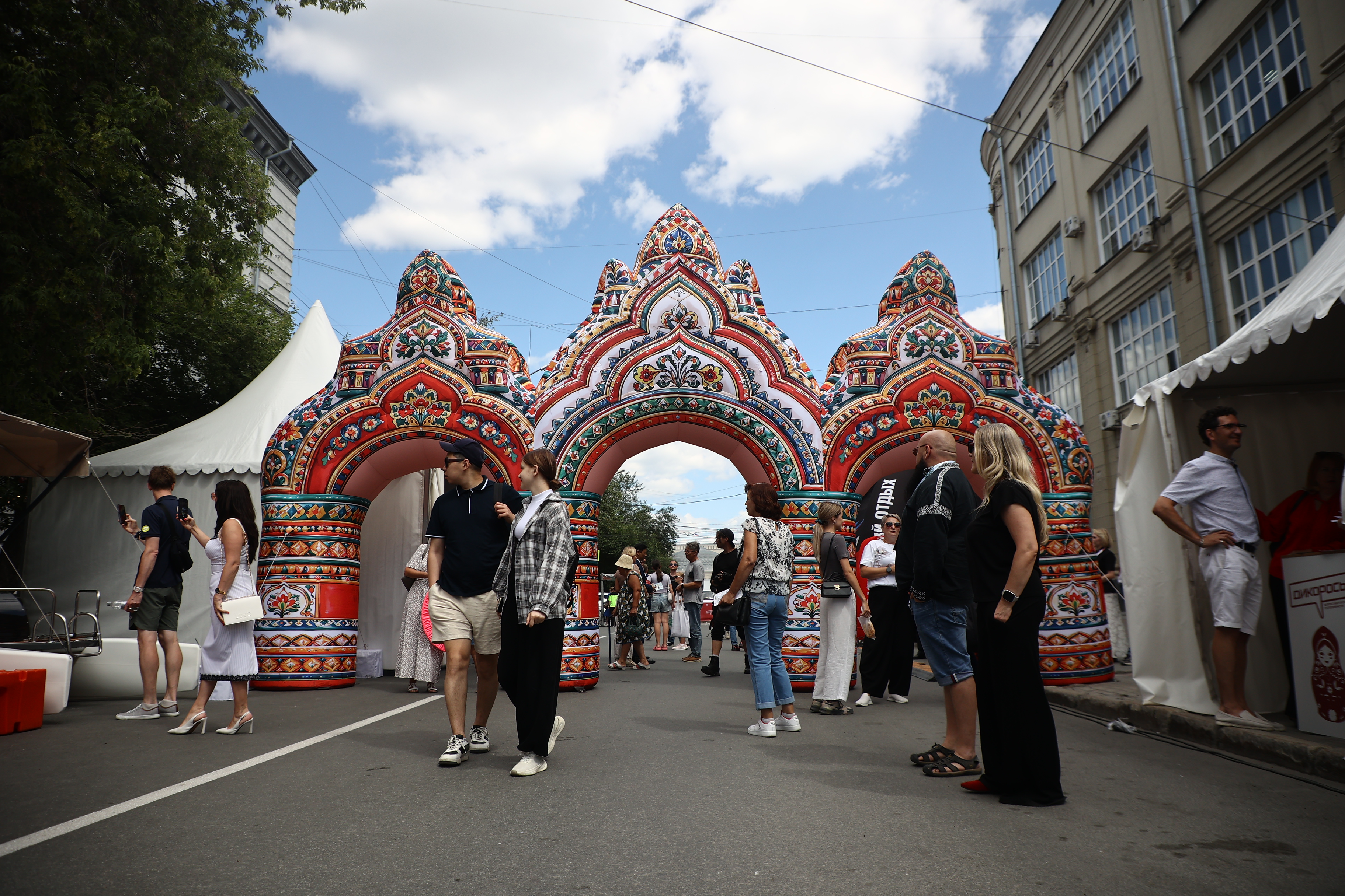 Кизлярские ножи и сибирские пышки: чем радует форум «Дикоросы»