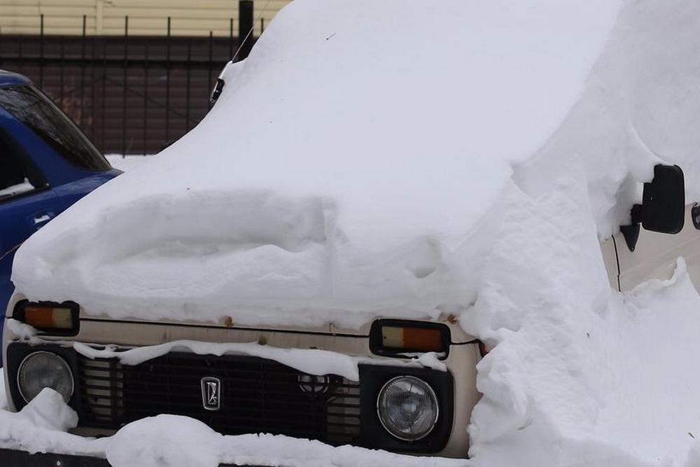 Как вытащить машину из сугроба: полезные лайфхаки