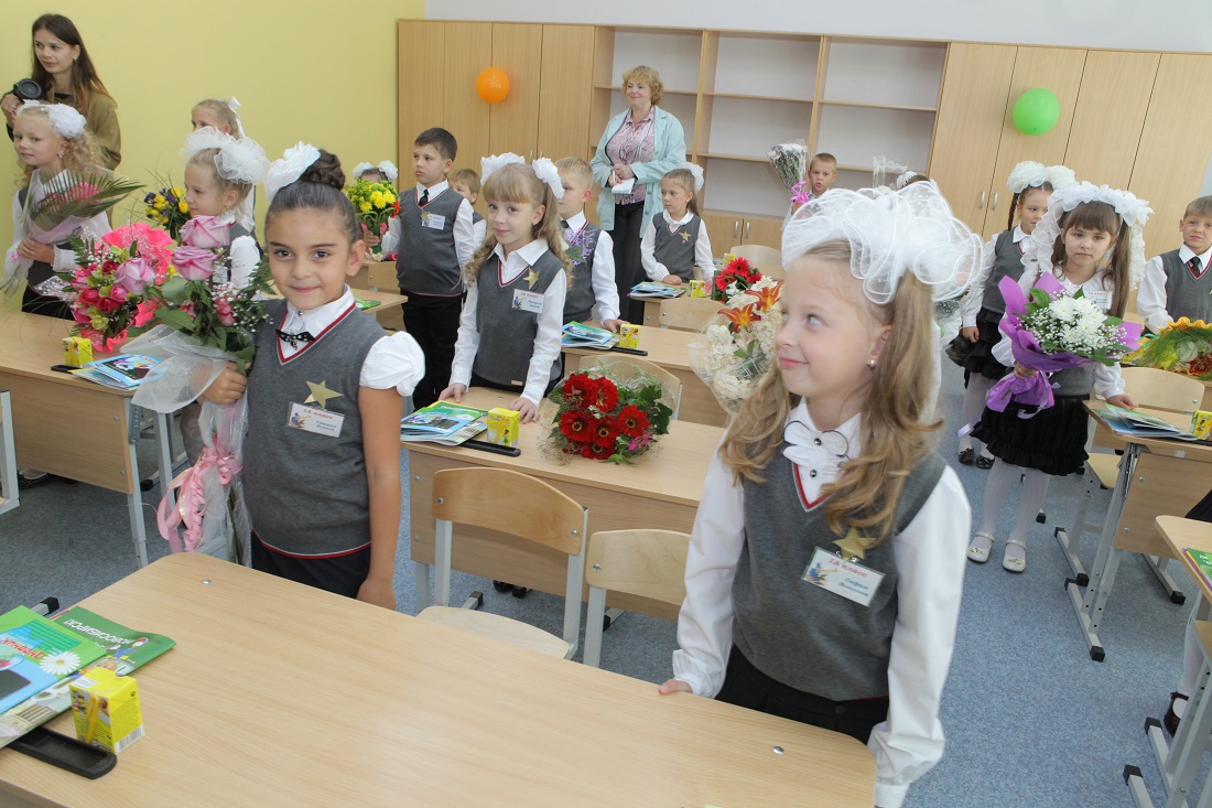 12 первых классов уже набрали в школе Плющихинского микрорайона