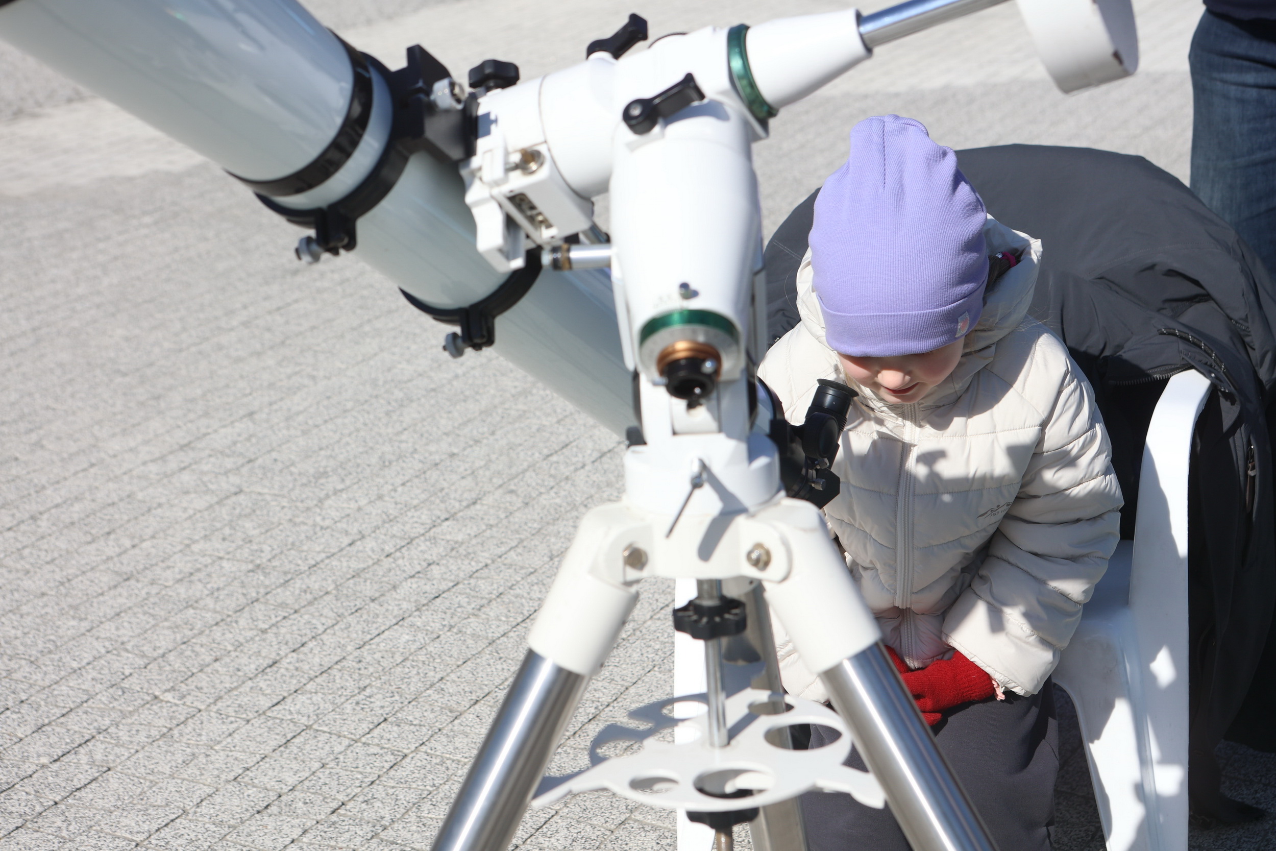 Афиша выходных: французское кино, ночь астрономии и весенний забег