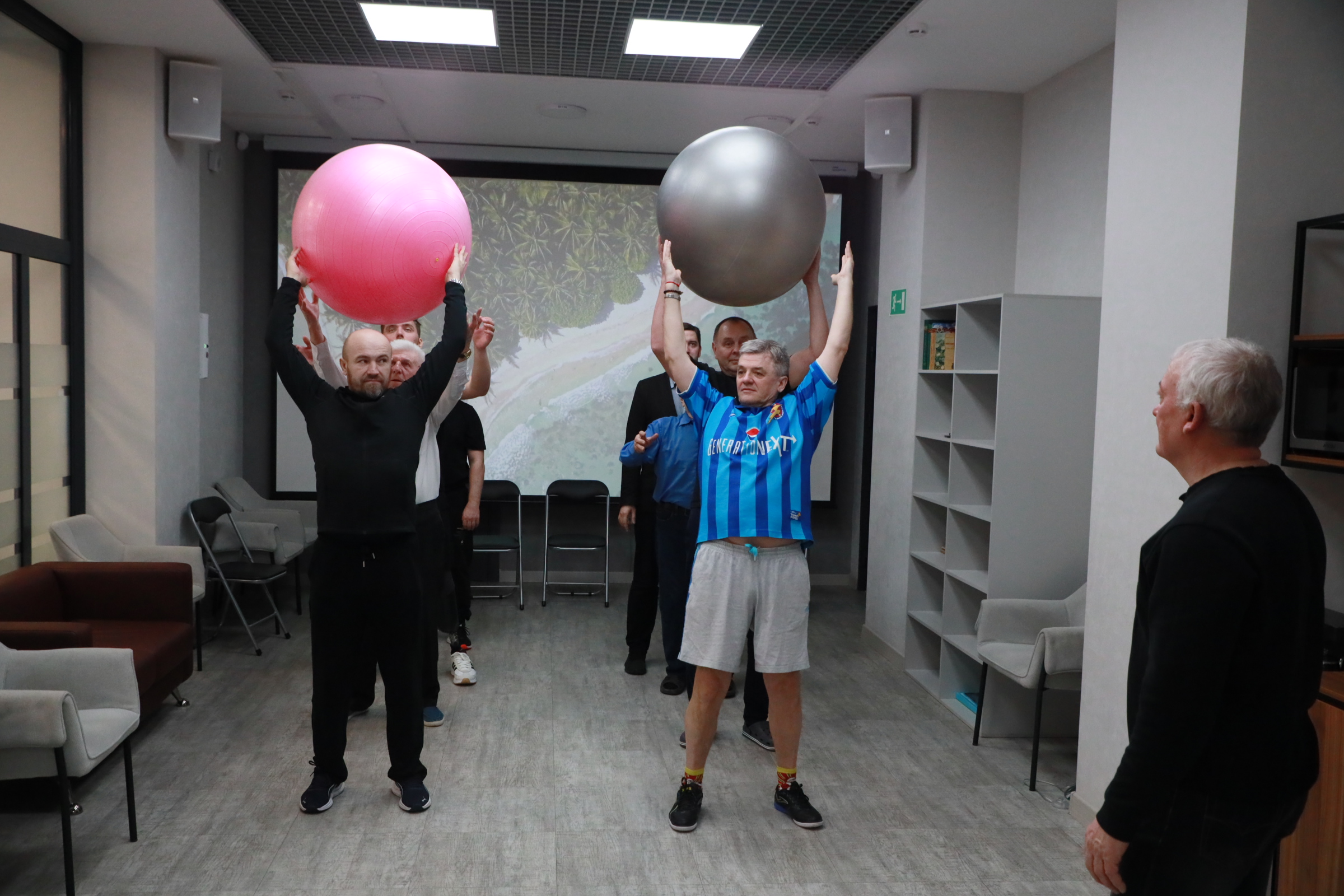 Снова в строю: в Новосибирске прошла эстафета для участников СВО