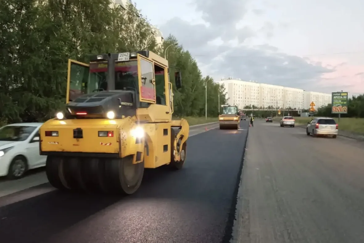 Волочаевская стала ровнее за ночь: в новый асфальт закатали 4000 квадратов