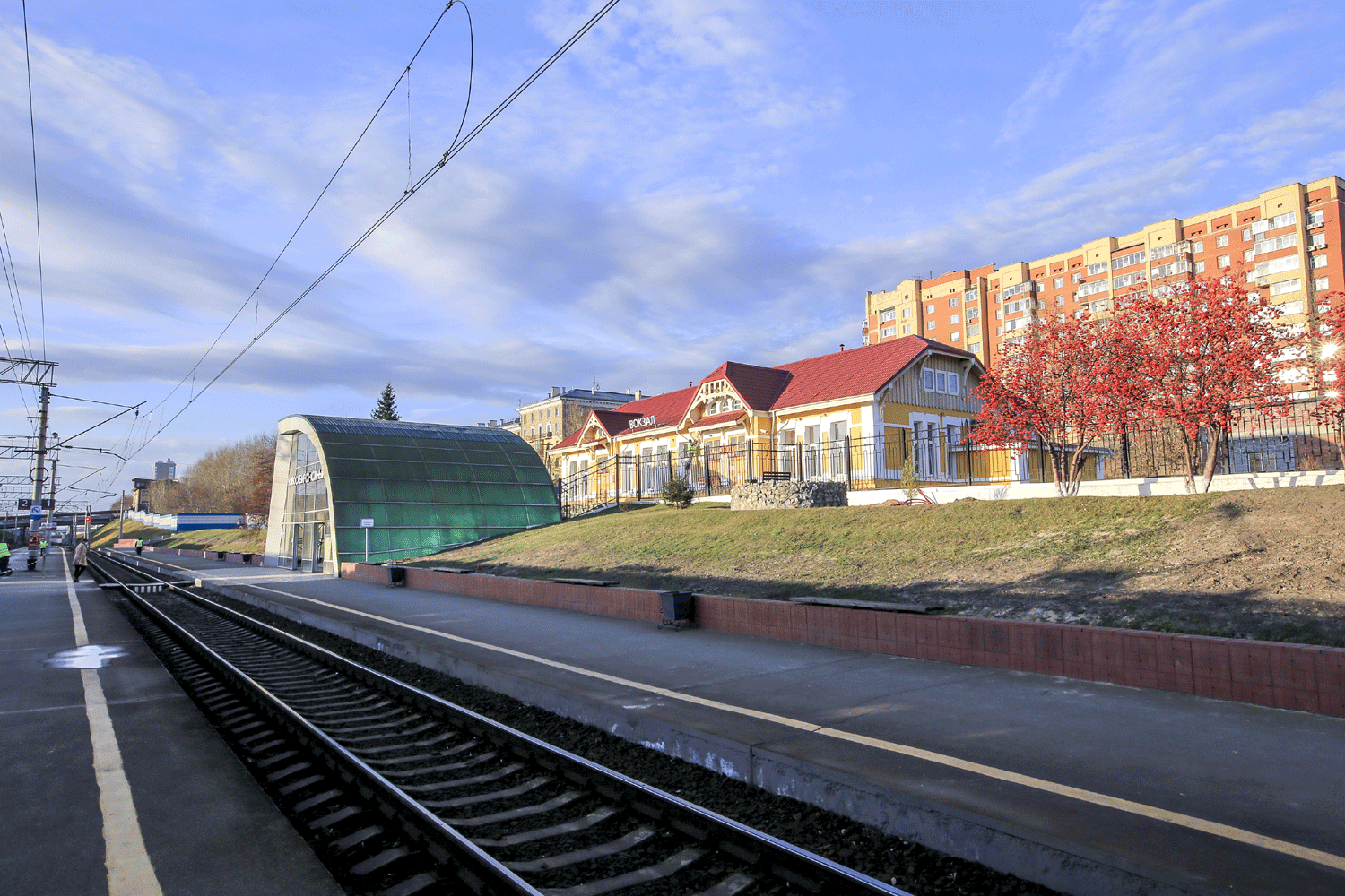 Суд обязал РЖД установить защитные навесы на станциях Новосибирска