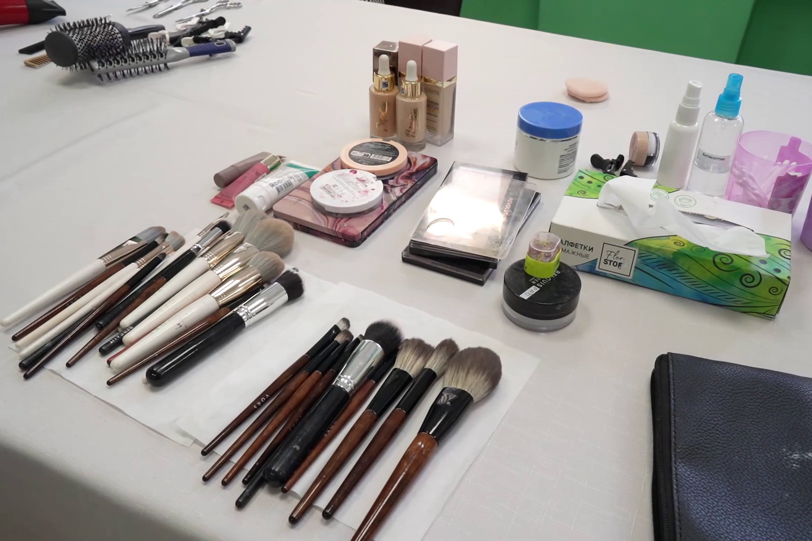 Ювелир и косметолог раскрыли секрет успеха новосибирским подросткам