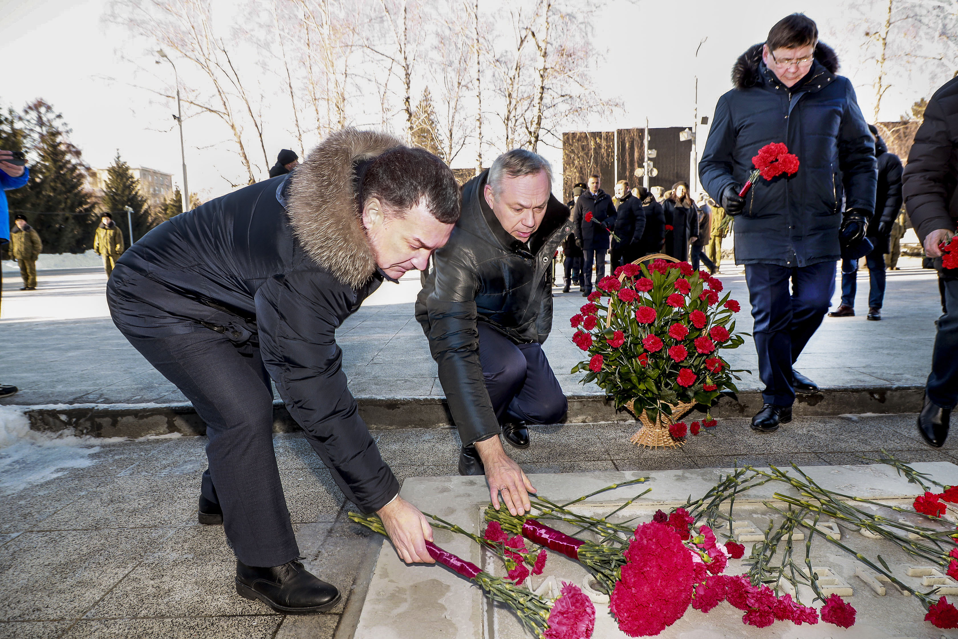Мэр Кудрявцев почтил память погибших в Афганистане новосибирцев