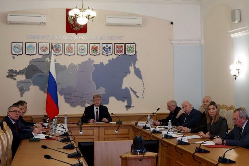 Борьбу с информационными угрозами обсудили в аппарате полпреда Серышева