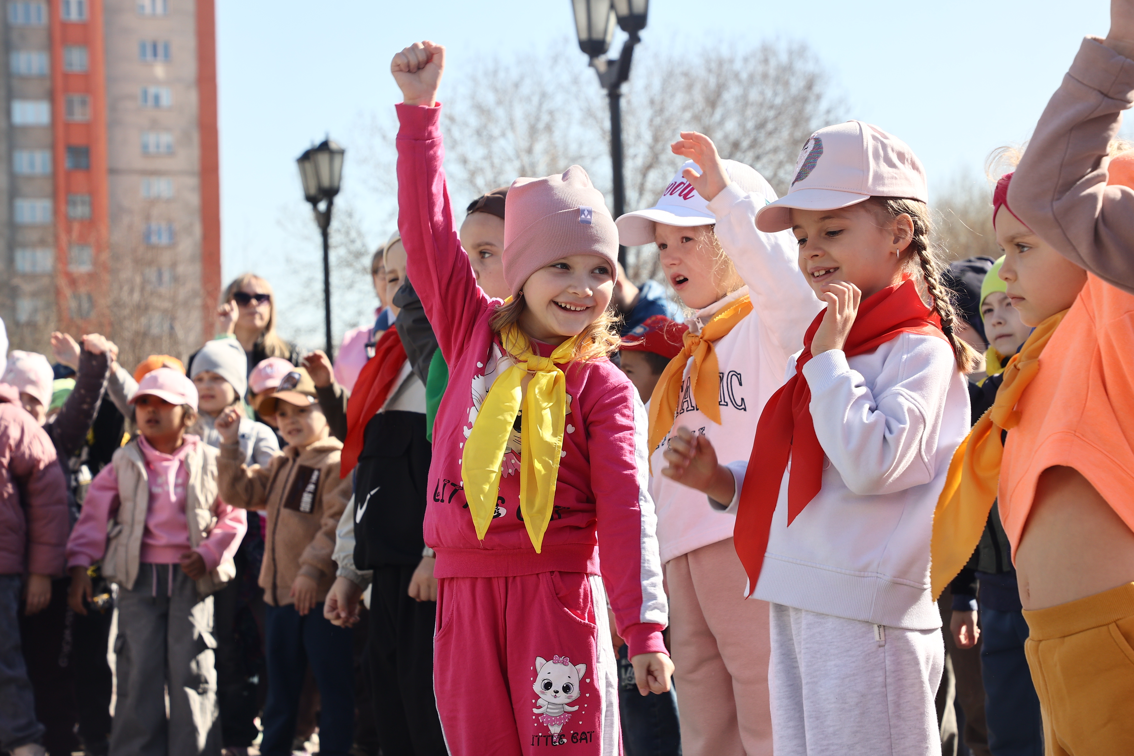 Массовую зарядку со спортсменами устроили на бульваре Победы