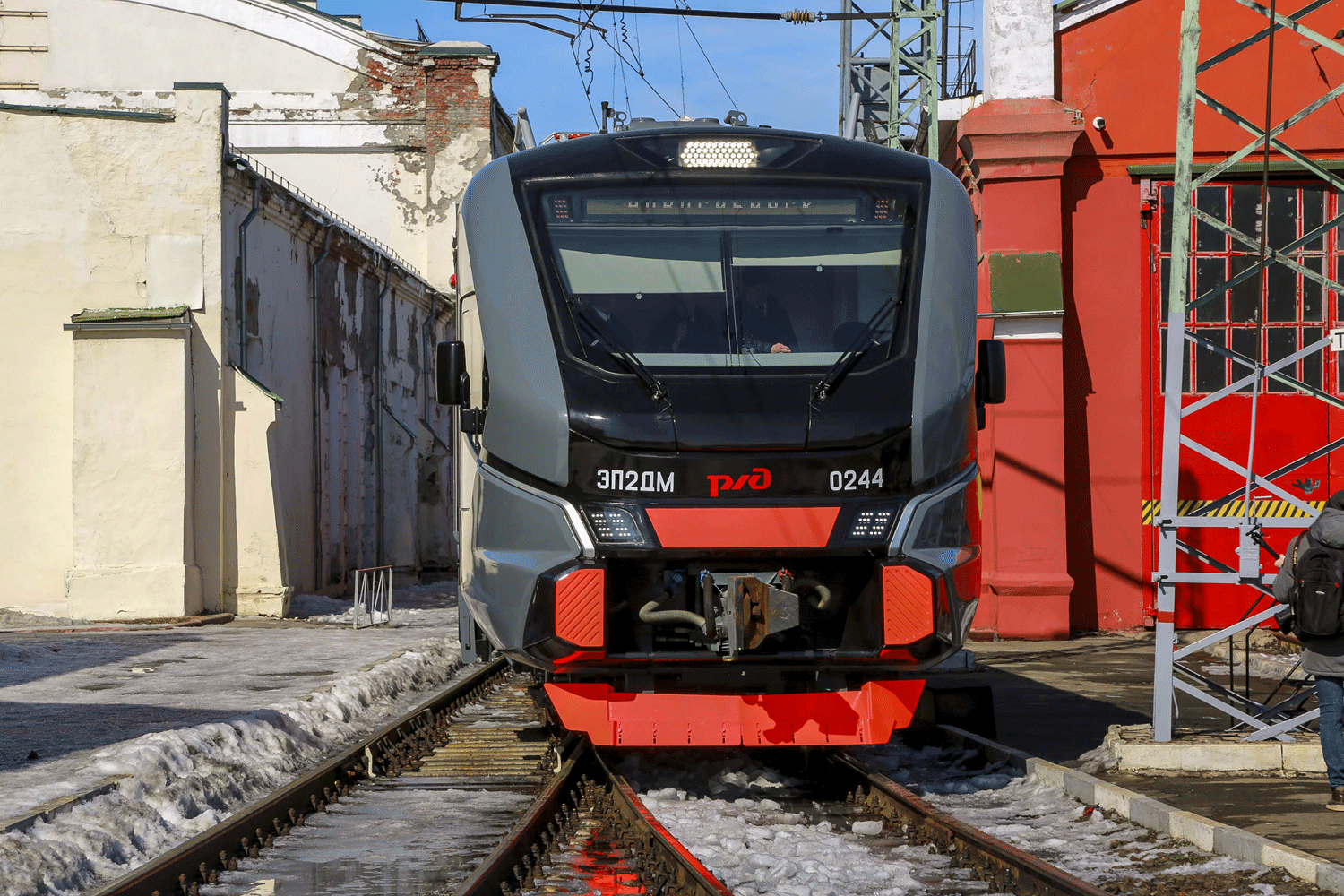 Новосибирскую и Омскую области свяжет дополнительная электричка