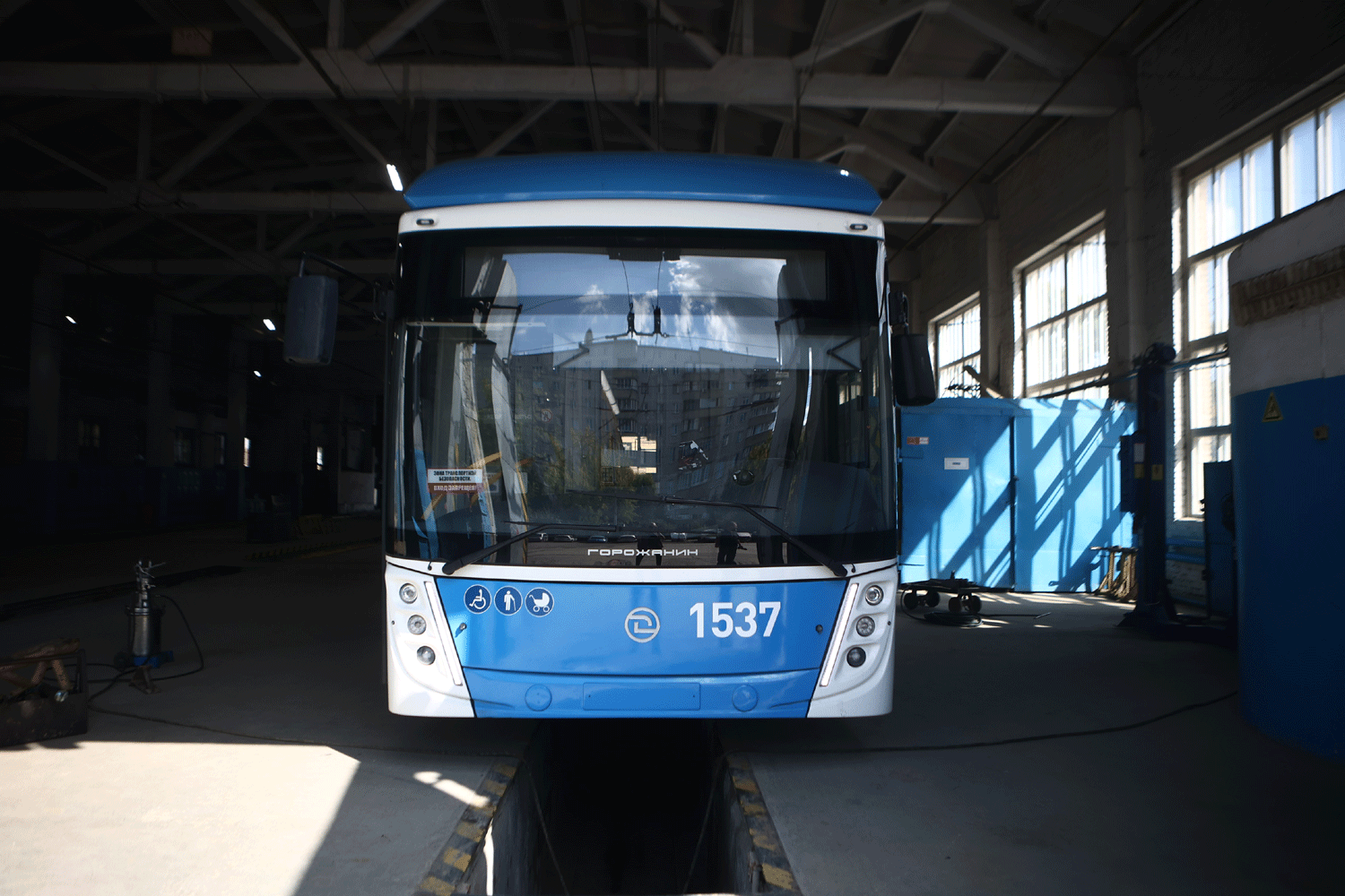 Трое ветеранов СВО нашли работу в новосибирском Горэлектротранспорте