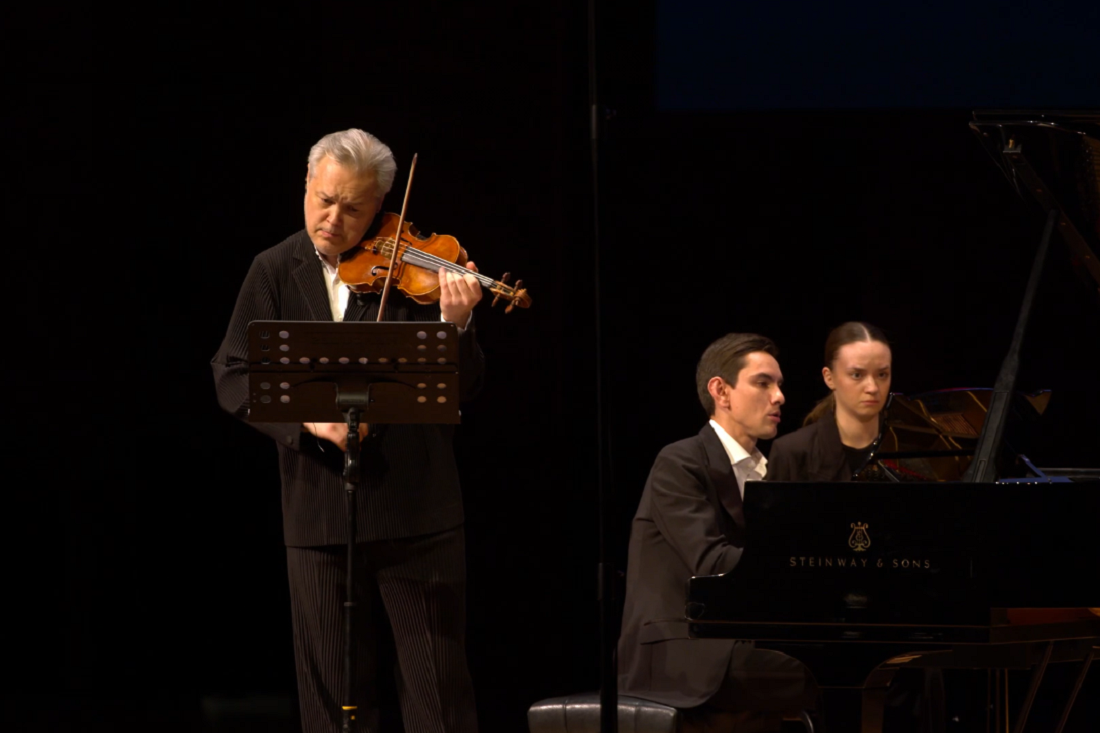 Мировую премьеру с виртуозной скрипичной партией сыграли в зале Каца