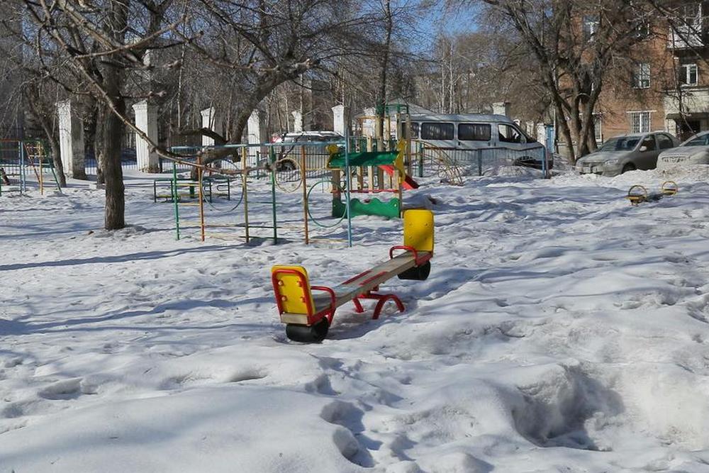 Язык прилип к железу на морозе: что делать