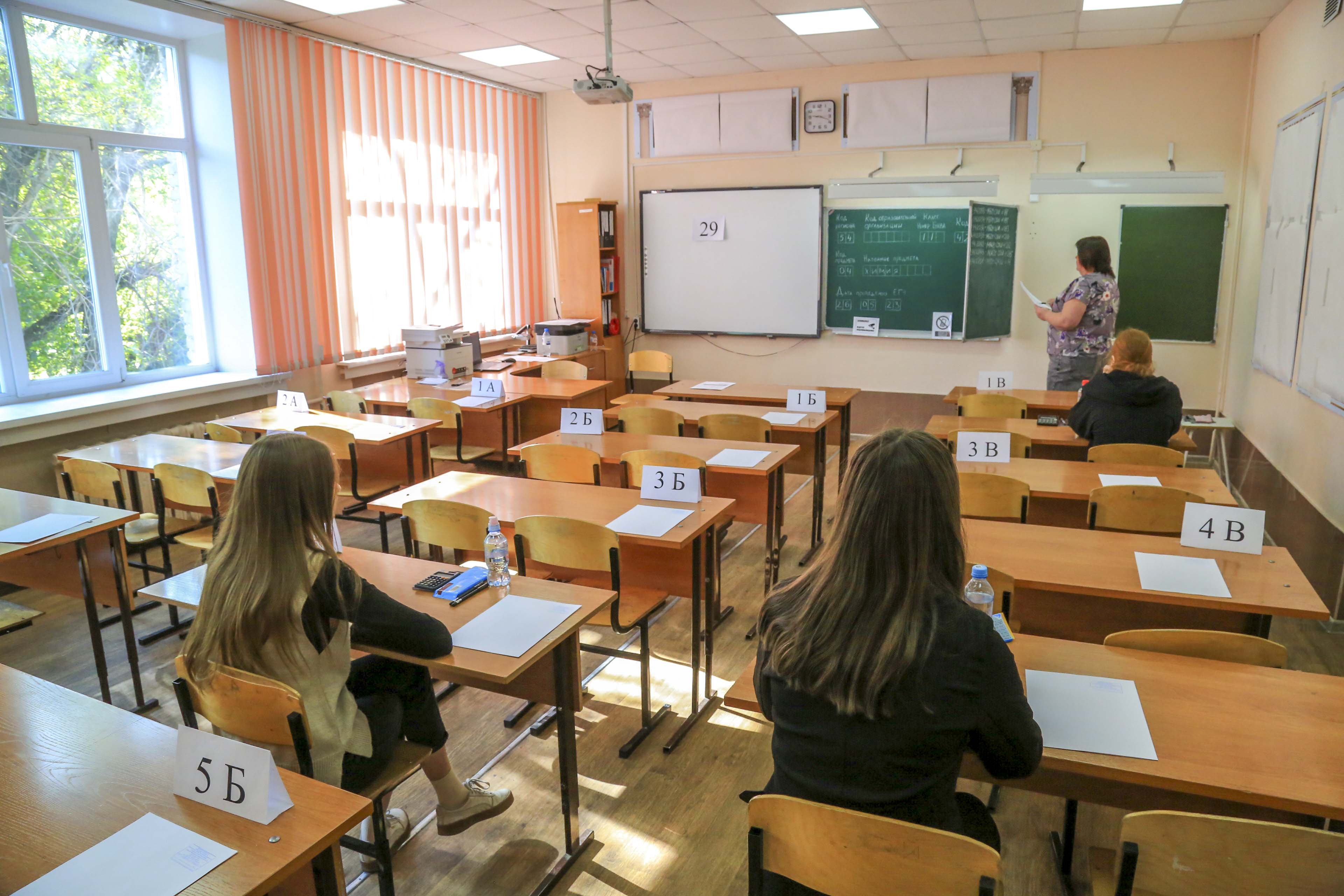 Физику для сдачи ЕГЭ стали чаще выбирать школьники в Новосибирской области