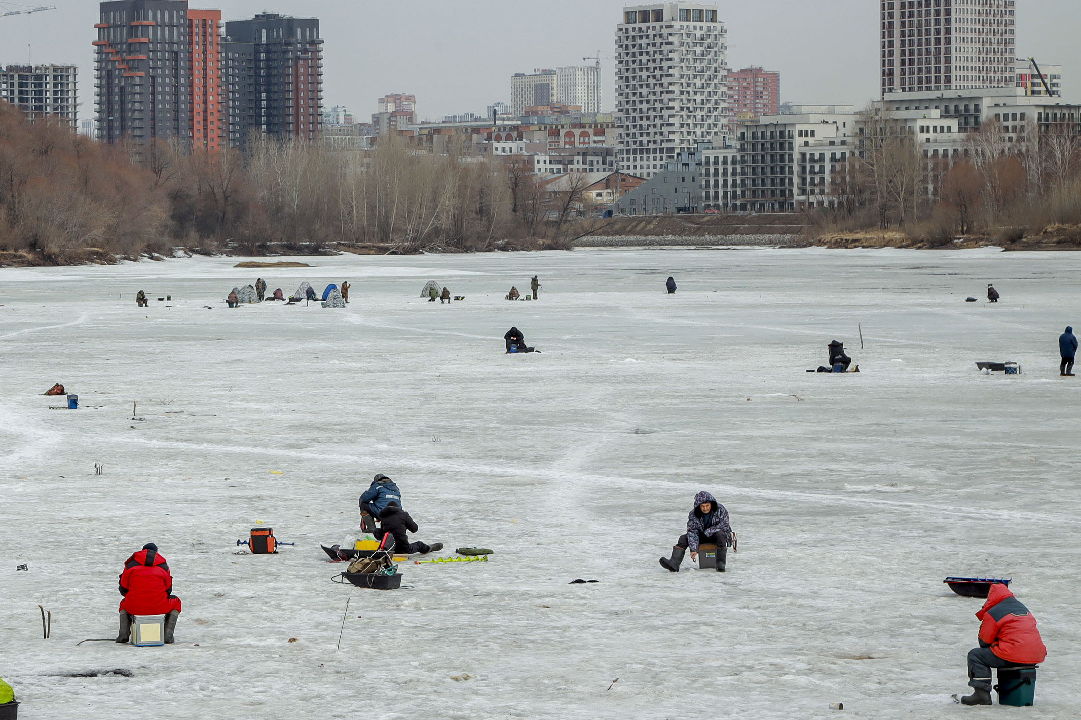 Как правильно рыбачить в морозы — рекомендации новосибирских спасателей
