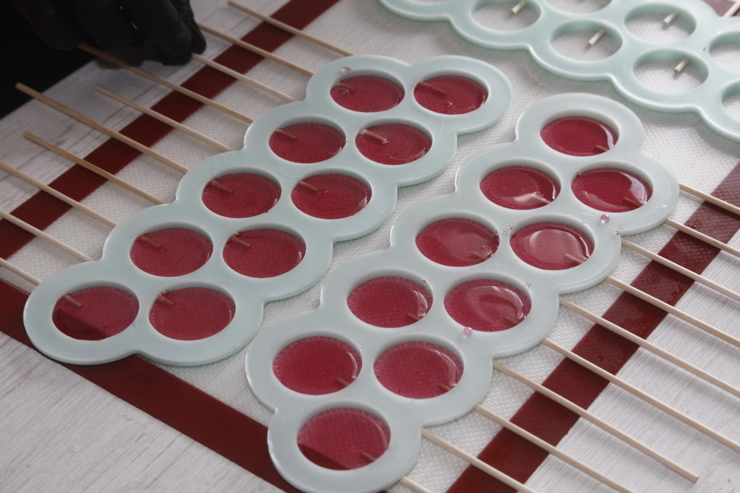 Польза на палочке: леденцы с антиоксидантами разработали в Новосибирске