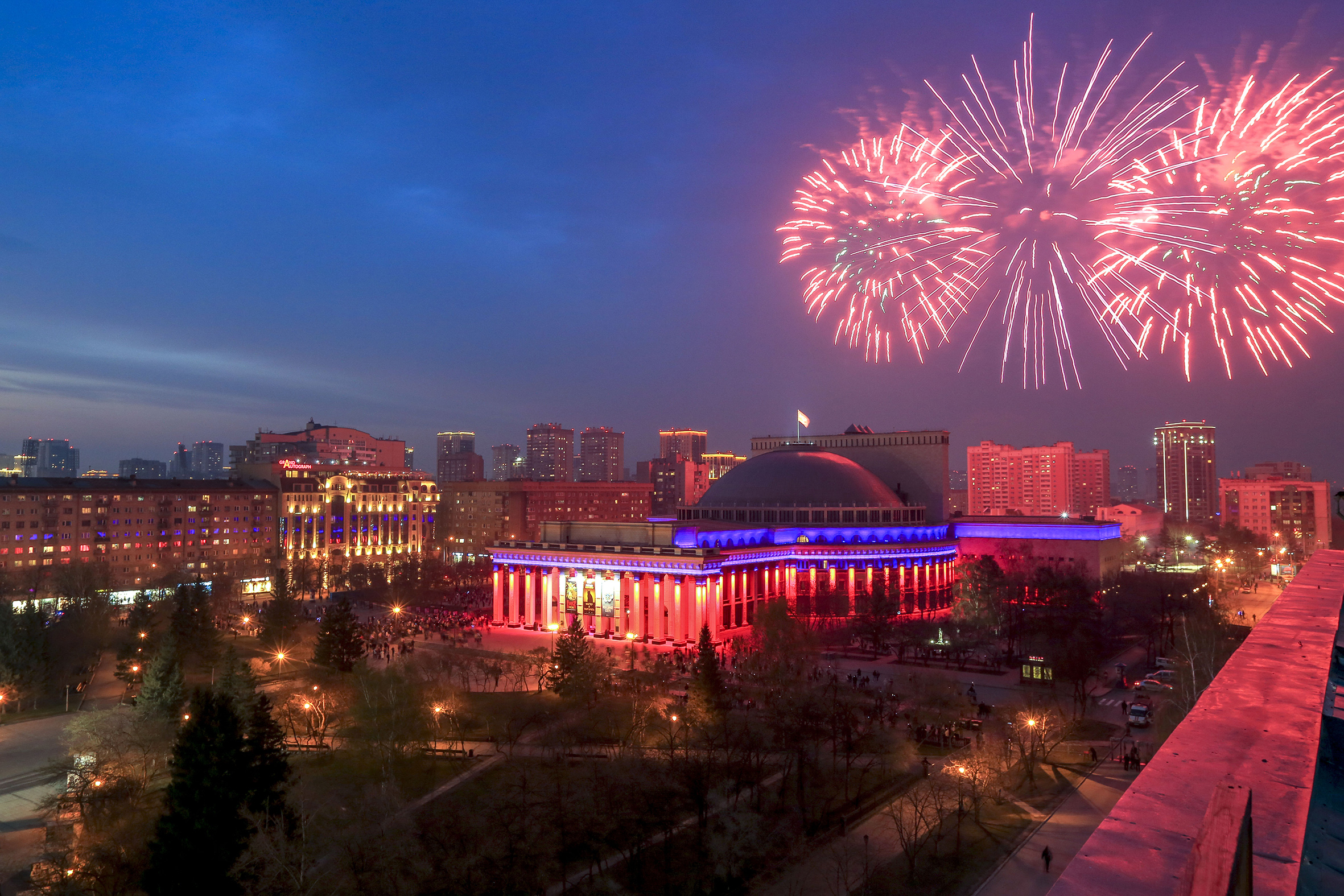 Артиллерийский салют и фейерверк прогремят над Новосибирском 9 Мая