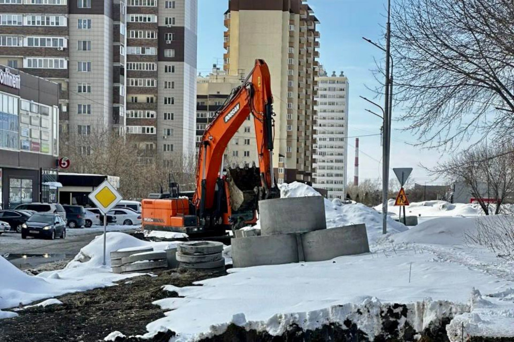 Ливневую канализацию строят на улице Петухова в Новосибирске