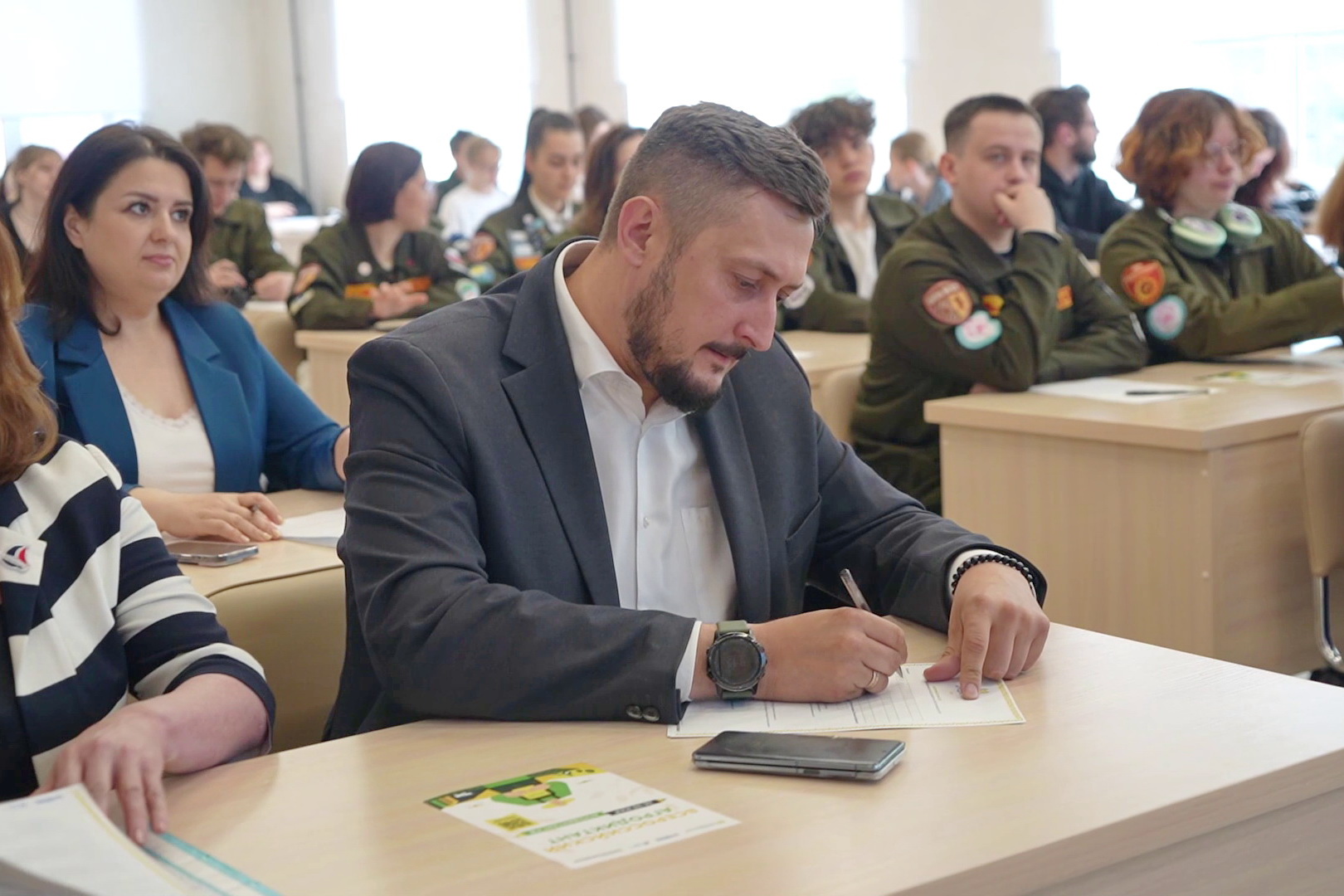 Вице-мэр Останин написал аграрный диктант со студентами
