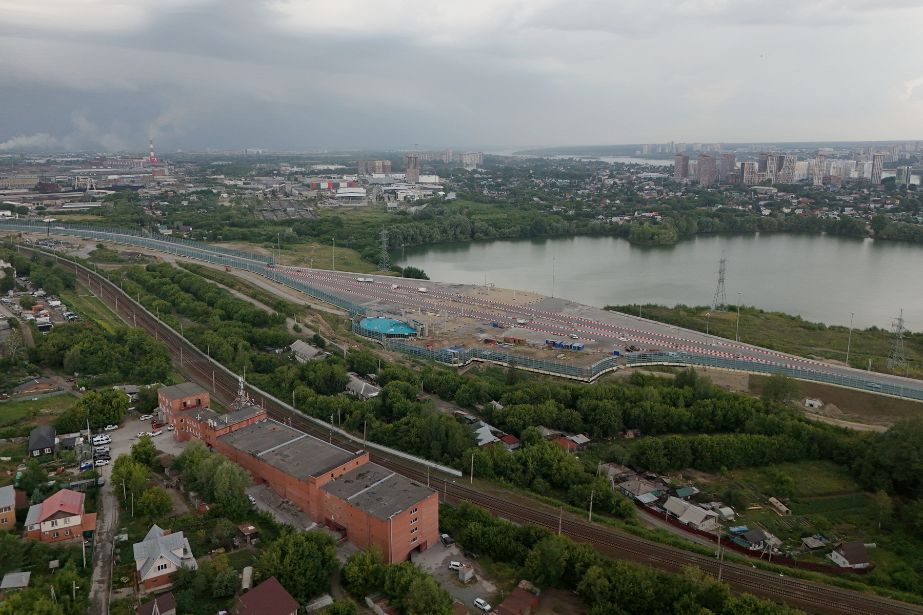 Как строят пункт оплаты проезда по четвёртому мосту в Новосибирске: фото