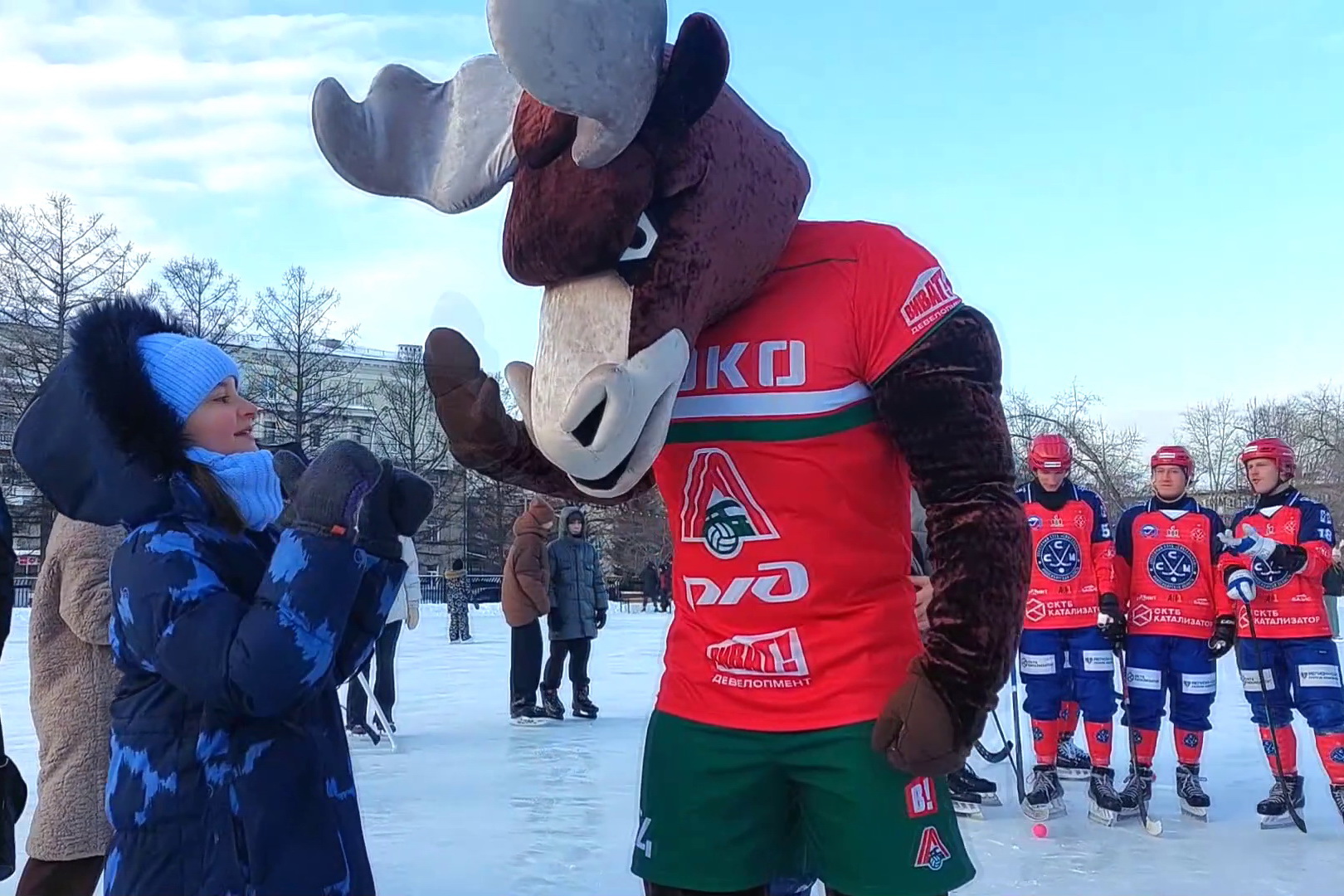 7300 квадратов льда: самый большой каток заработал в Новосибирске