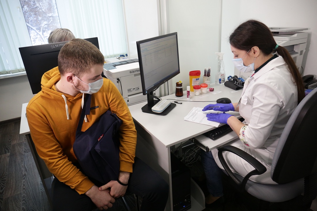 Более 3500 жителей Новосибирской области проверили здоровье на каникулах