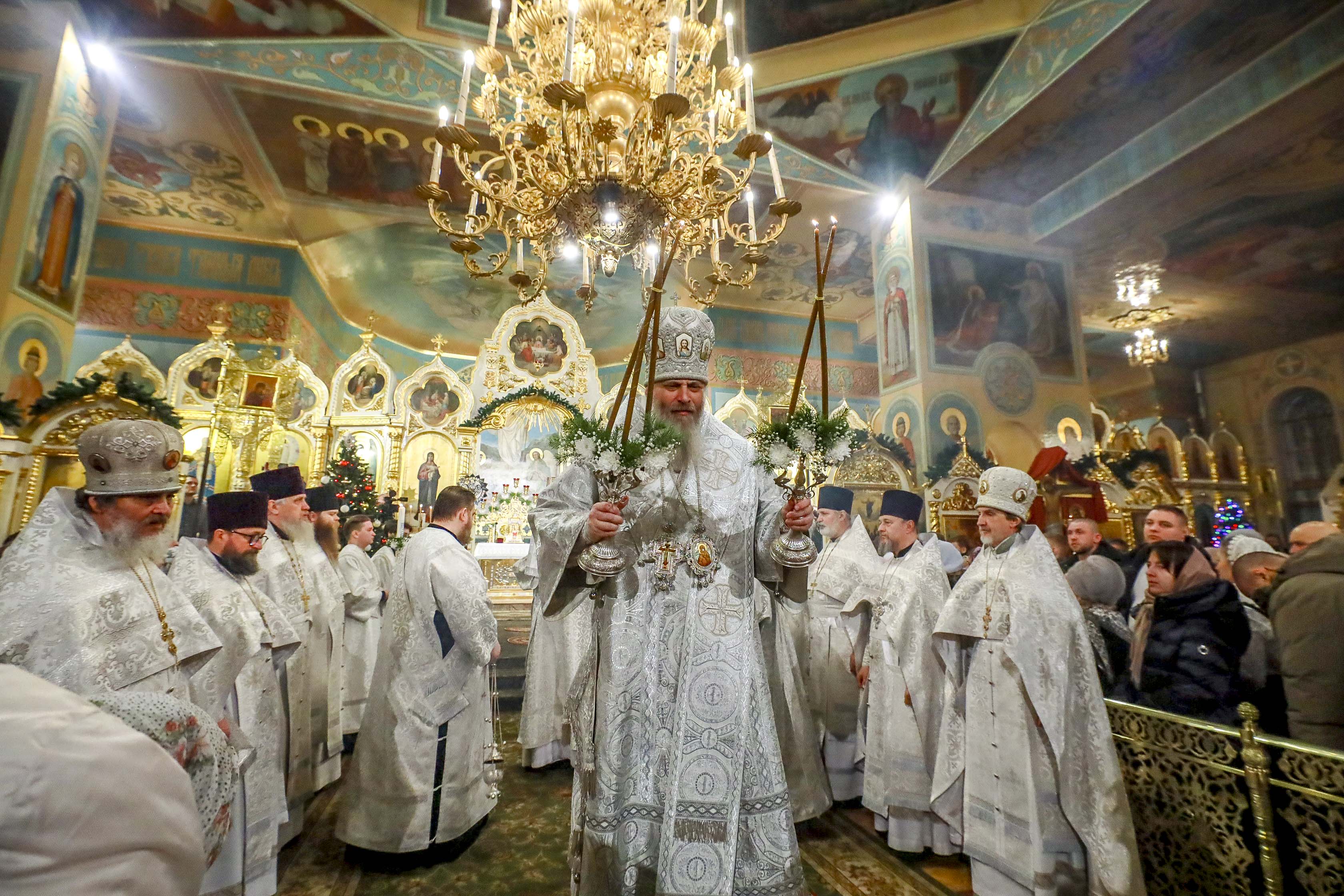 Как Новосибирск встретил Рождество: ночные кадры из кафедрального собора