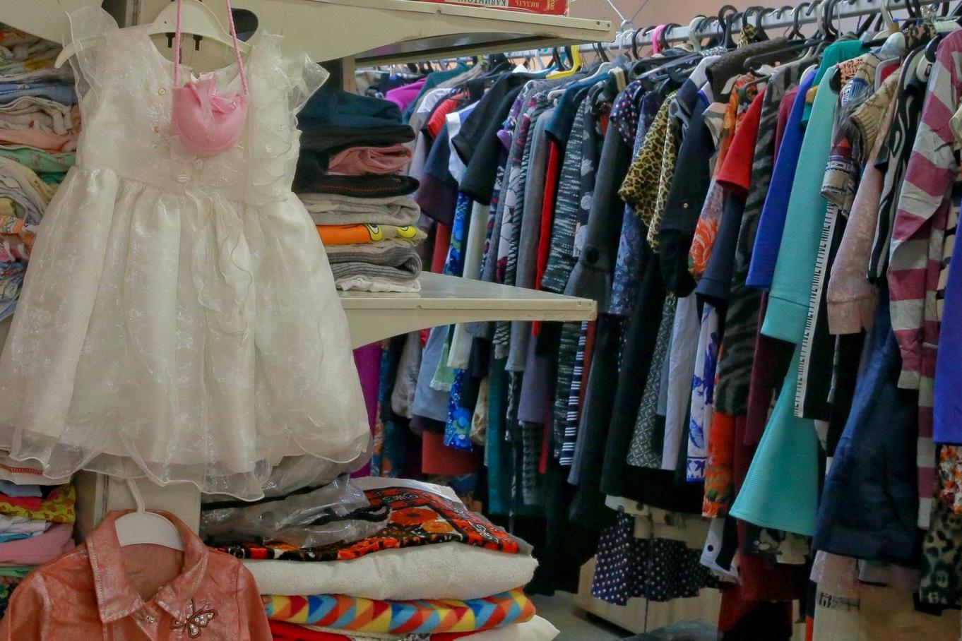 Куда сдать ненужные вещи в Новосибирске: адреса