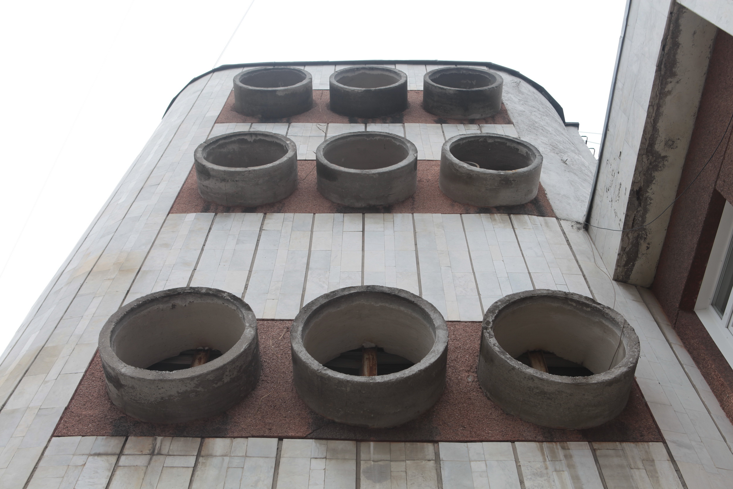 Брутализм в Новосибирске: смотрим на вызывающую эстетику бетона