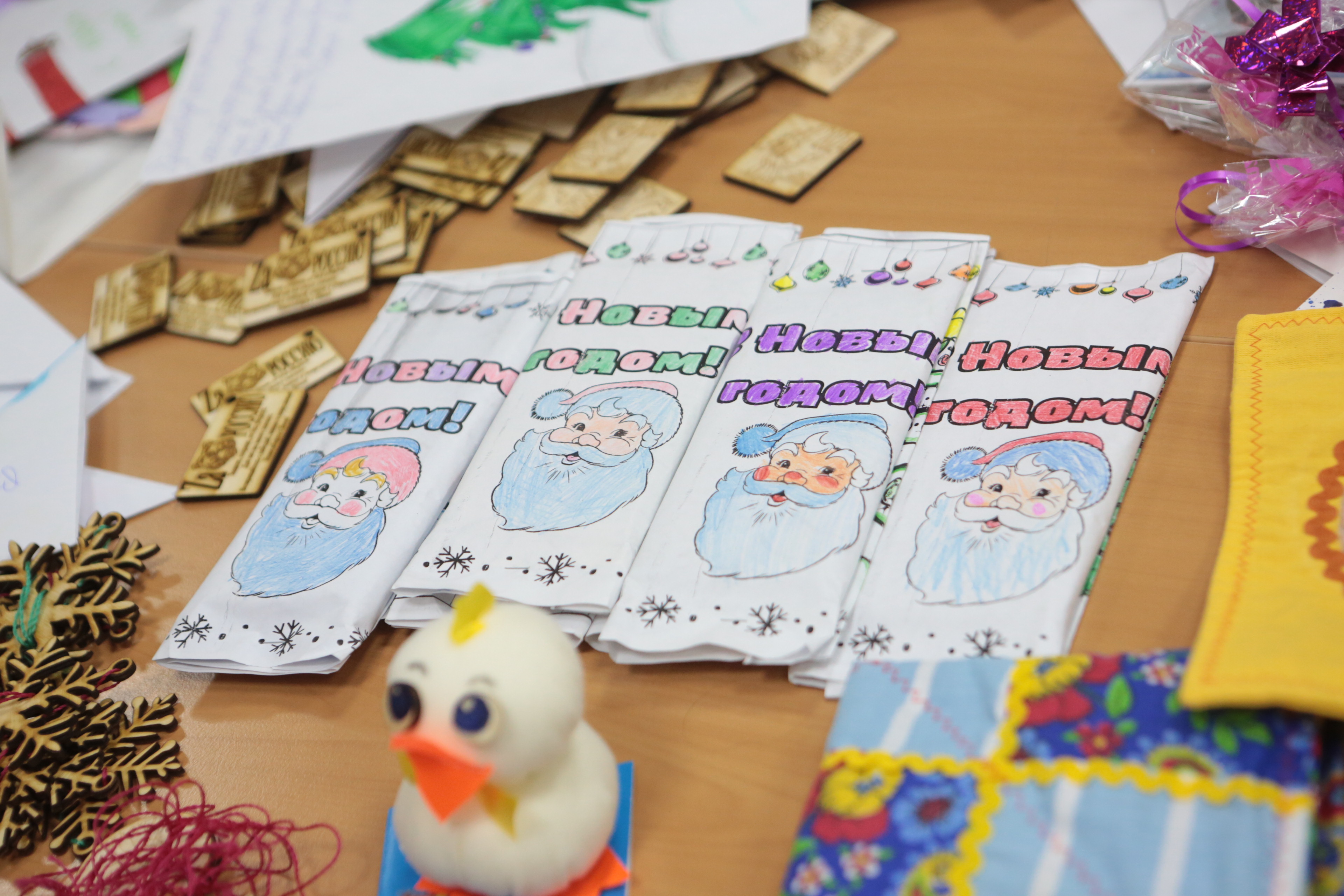 Новосибирцам предложили стать Дедами Морозами для особенных детей