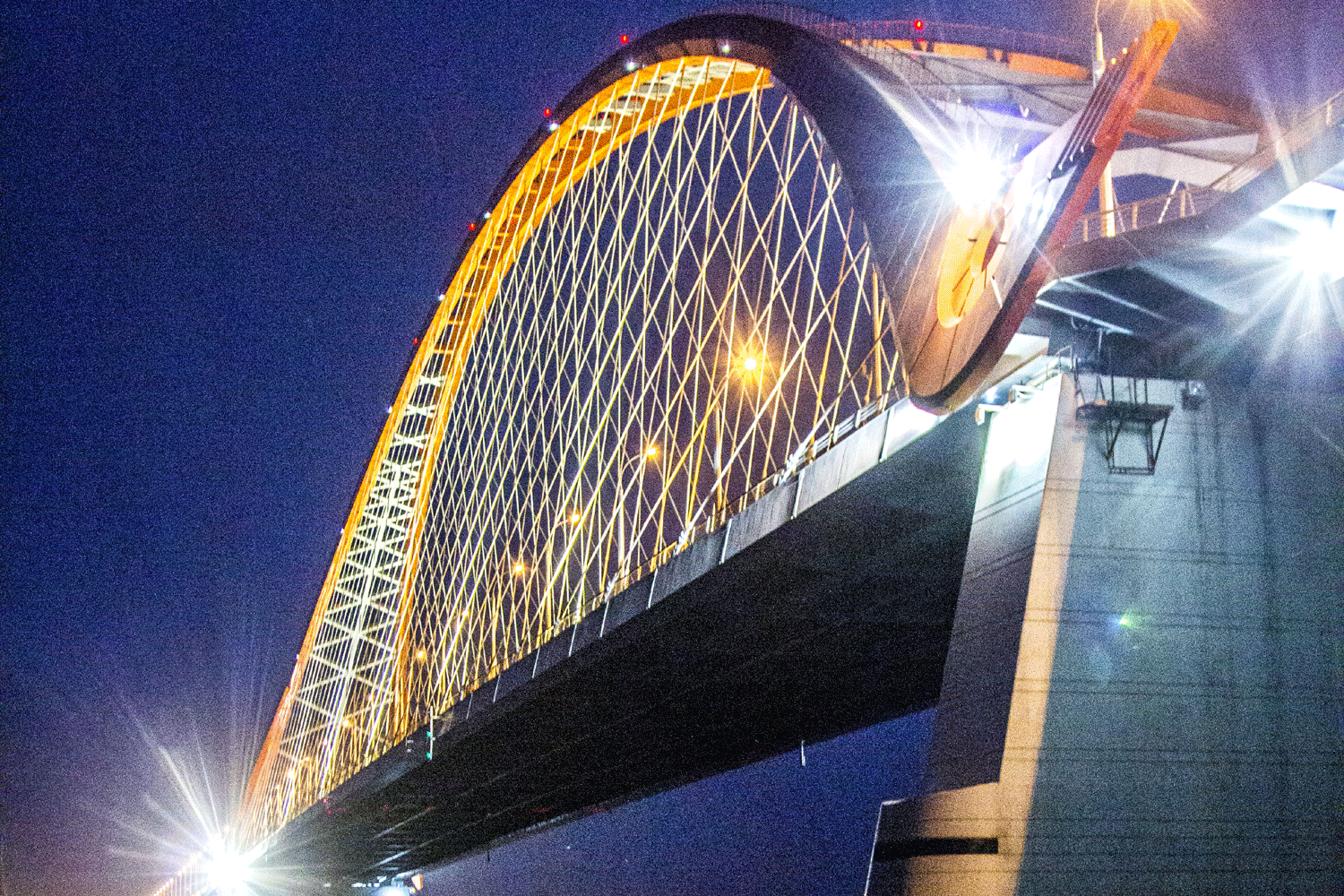 Подсветку и аэросигнализацию восстановят на Бугринском мосту