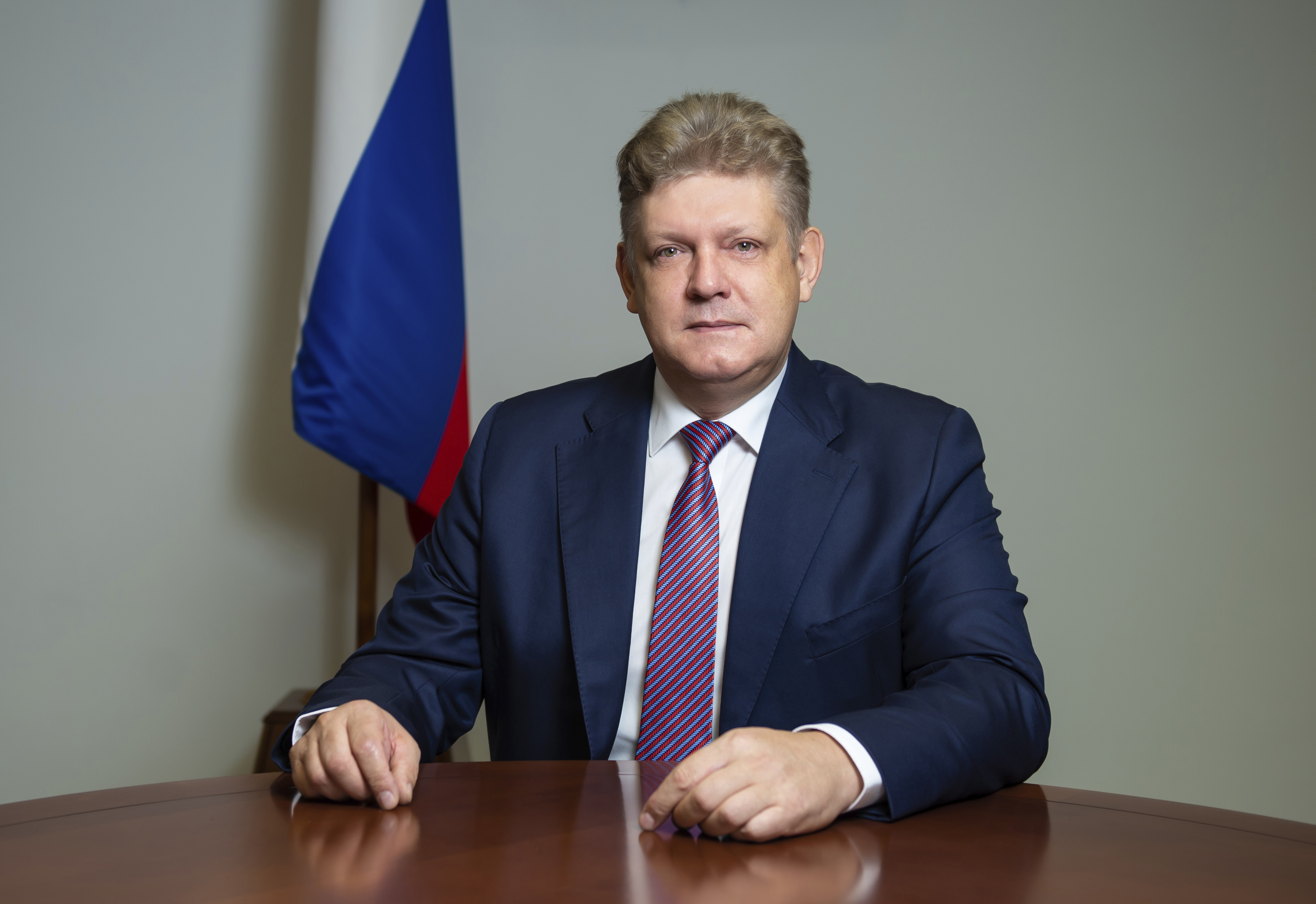 «Надёжная опора для развития страны»: полпред Серышев о железнодорожниках