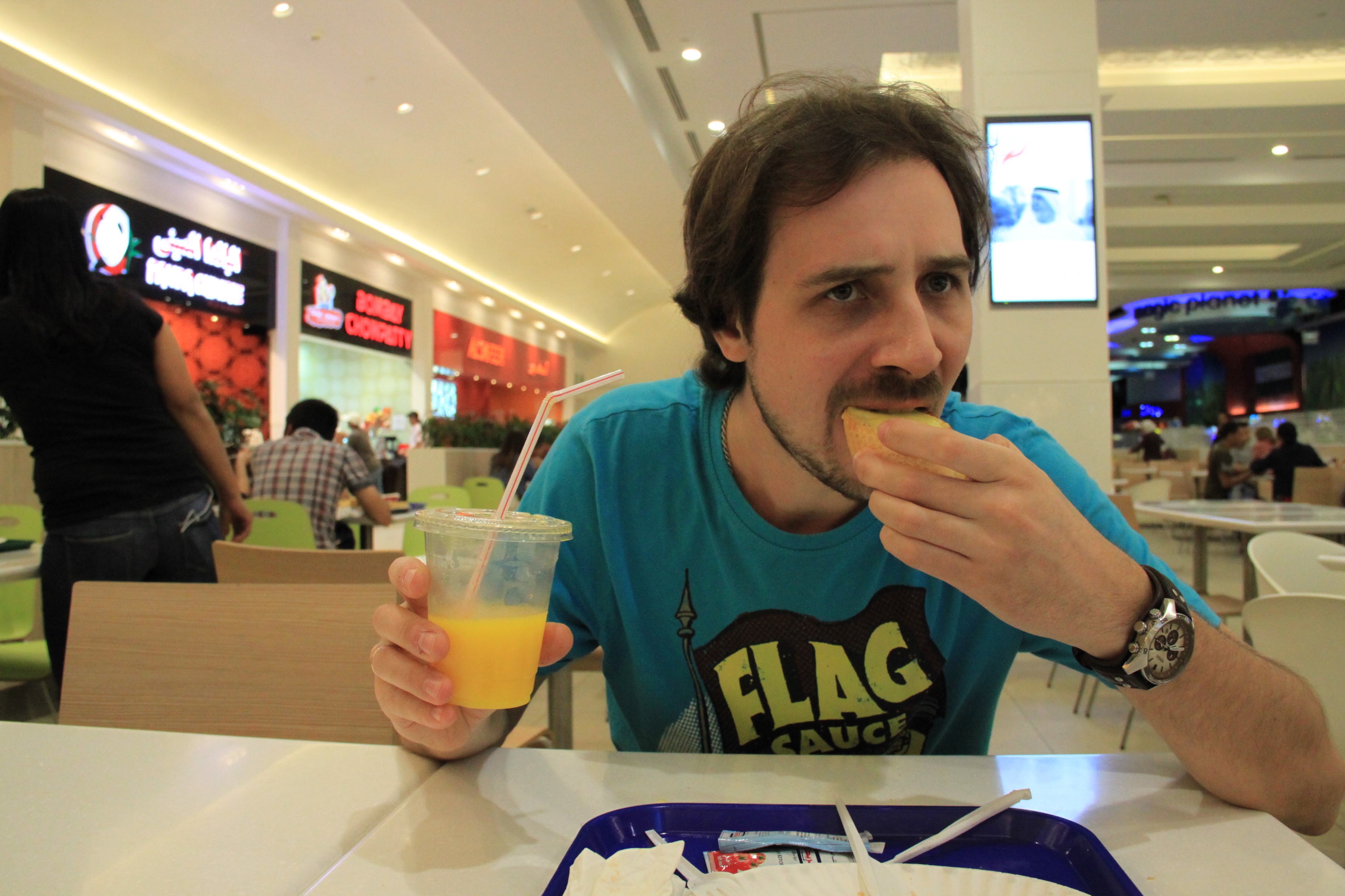 Как перестать заедать стресс: советы от новосибирского нутрициолога