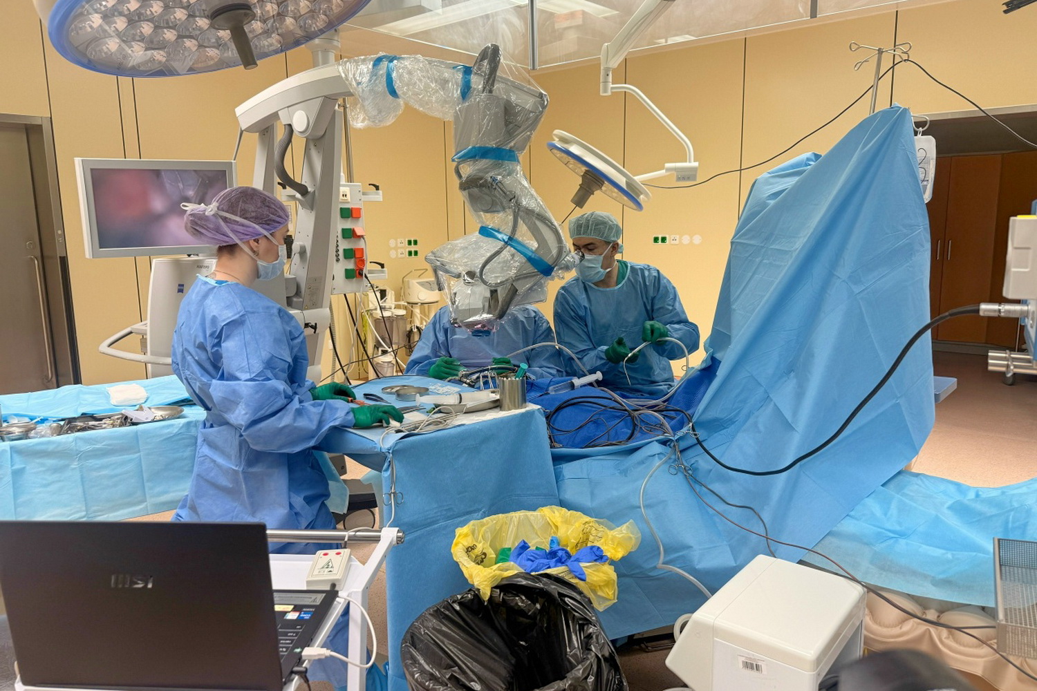 В Новосибирск приехали десять нейрохирургов из Индии: что их удивило