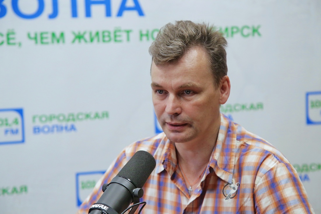 Секреты своего мастерства раскрыл новосибирский микроминиатюрист Анискин