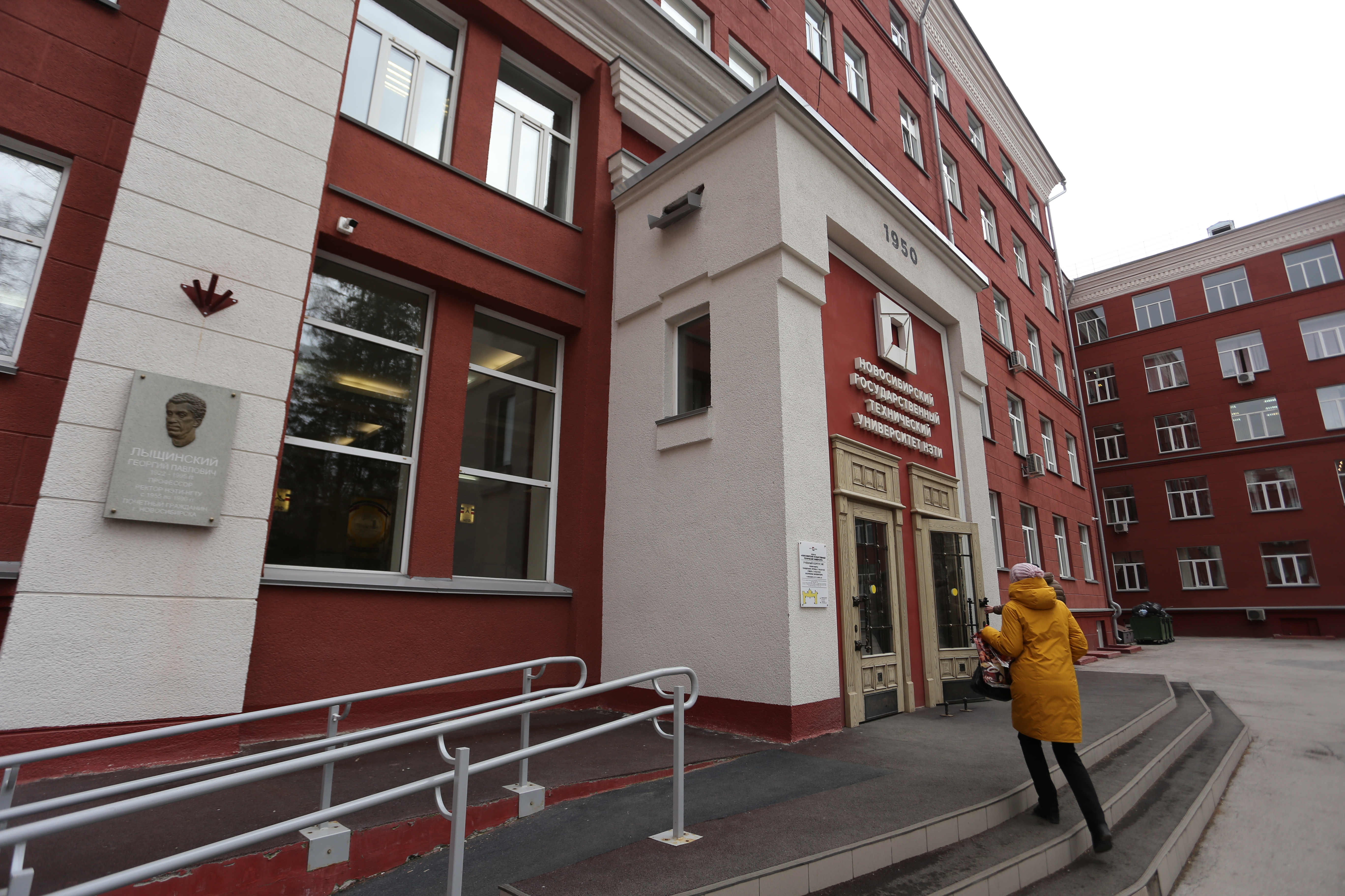 Покрытия в 6 раз прочнее нержавеющей стали разработали в НГТУ