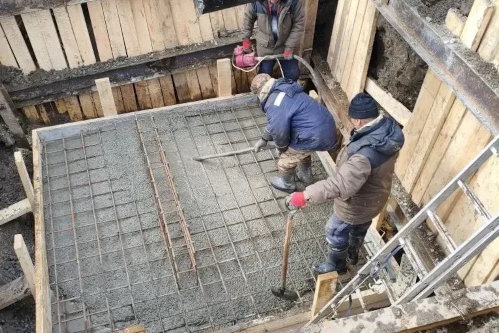 Завершают строительство ливнёвки в пойме реки Каменки в Новосибирске