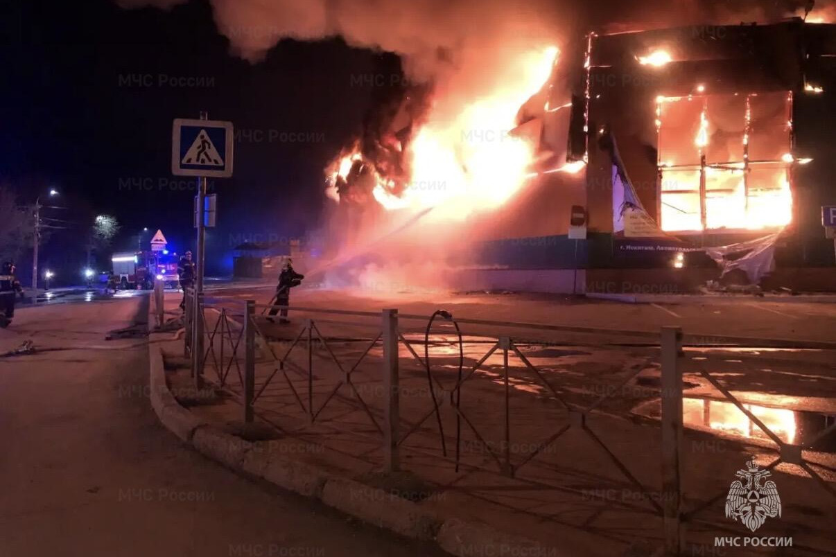 Прокуратура начала проверку после пожара в ТЦ под Новосибирском