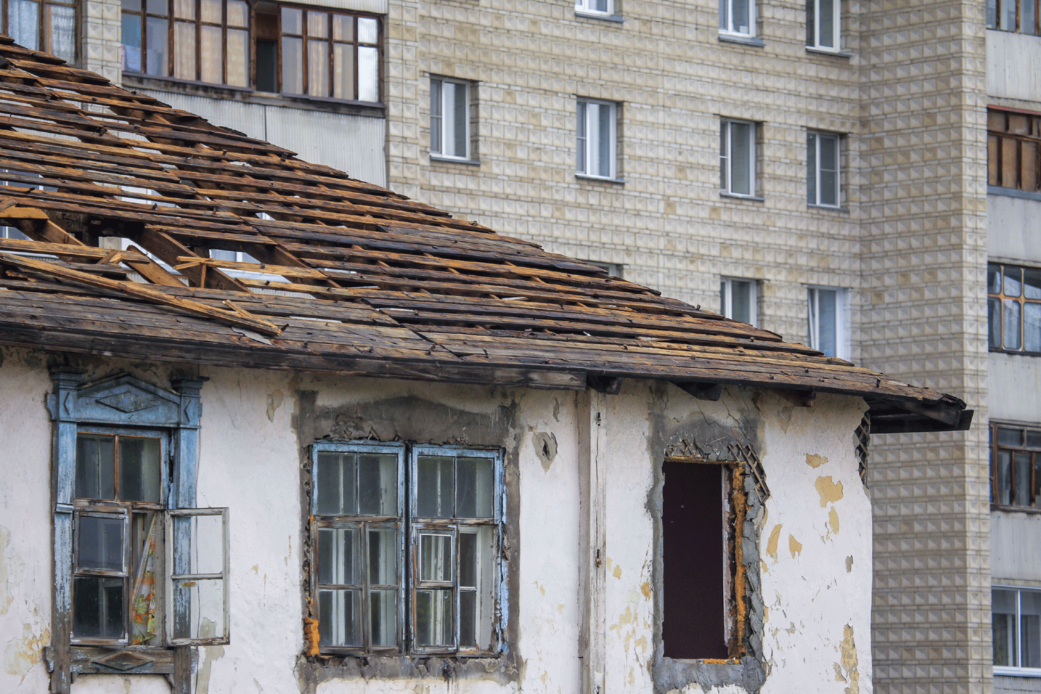 Ещё 766 человек переселят из аварийного жилья в Новосибирской области