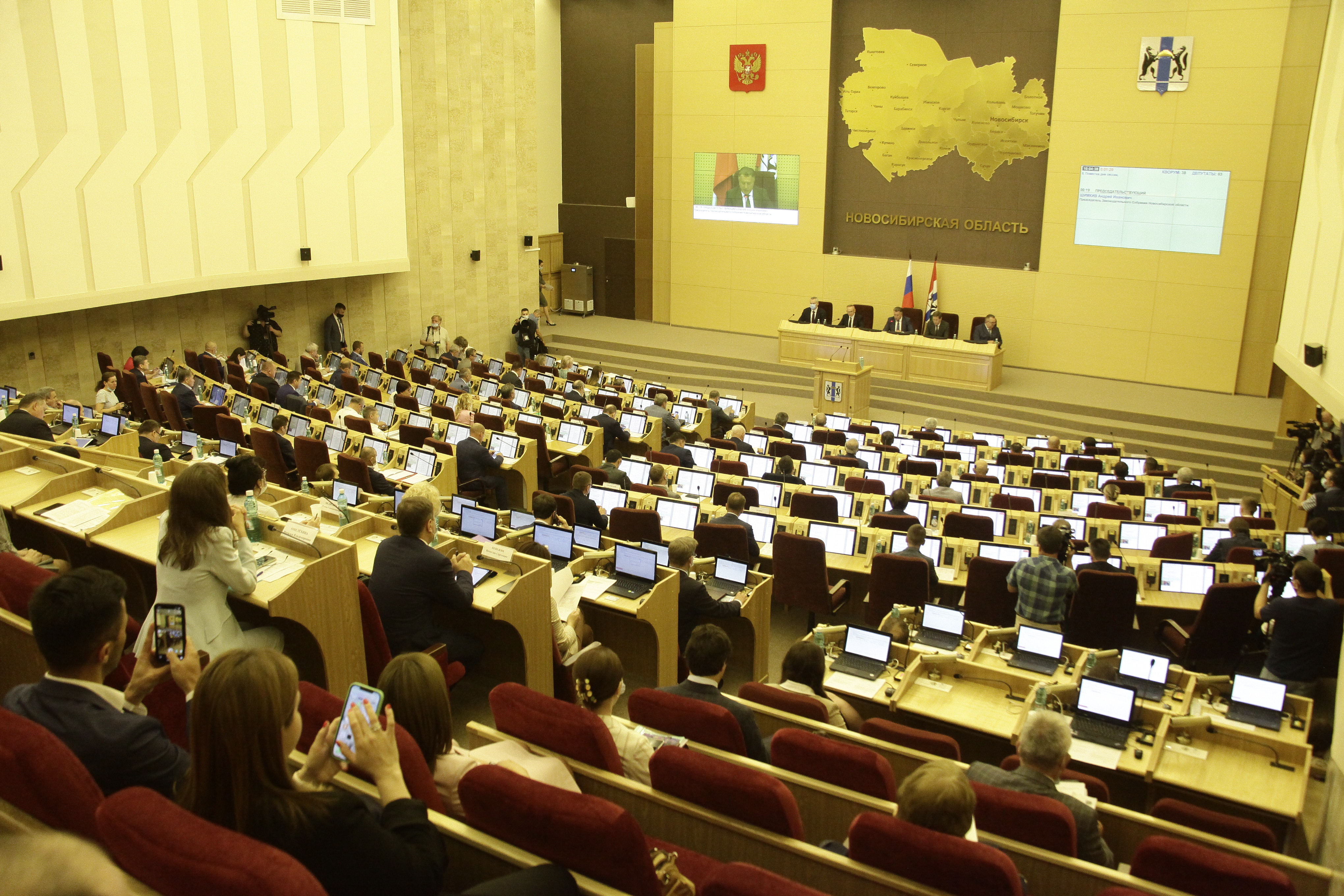 Заксобрание единогласно поддержало отчёт губернатора о работе в 2025 году