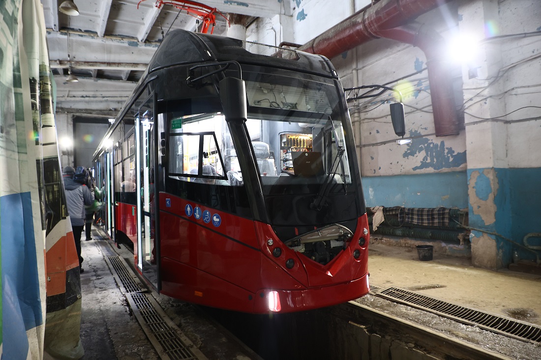 Мэр Кудрявцев: новые трамваи Т-701 начнут ходить по левому берегу