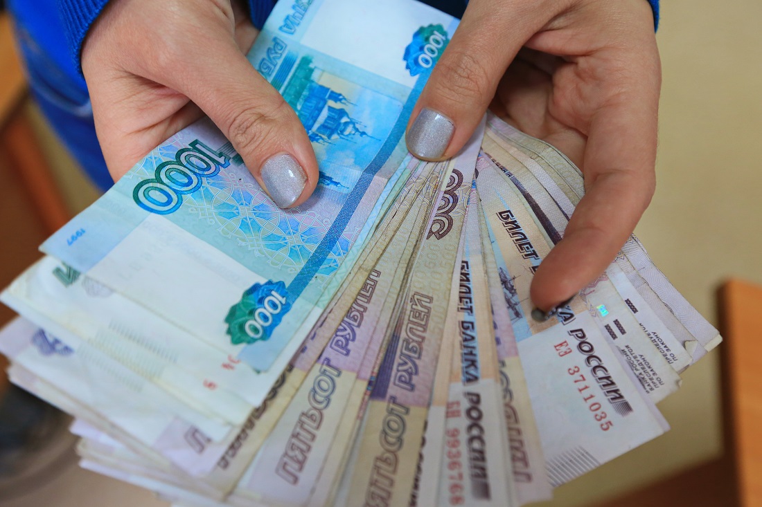 Травников поручил назначить дату ежемесячных выплат из-за изъятия скота