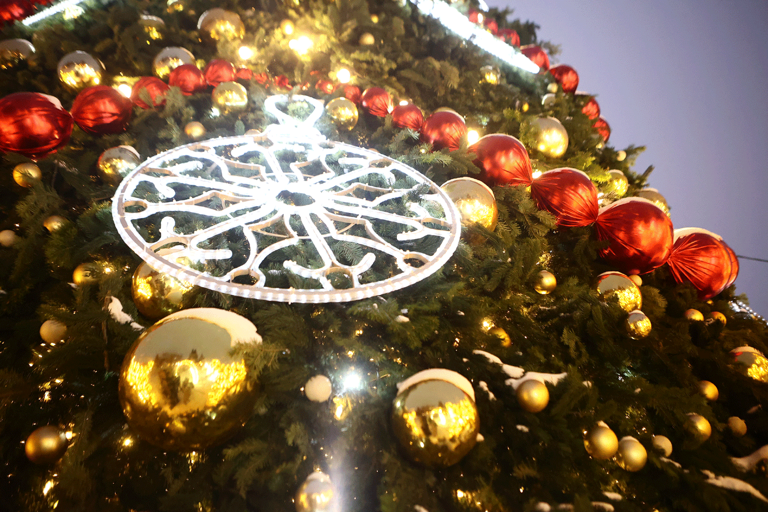 Почему семьи ссорятся под бой курантов — ответ психолога из Новосибирска